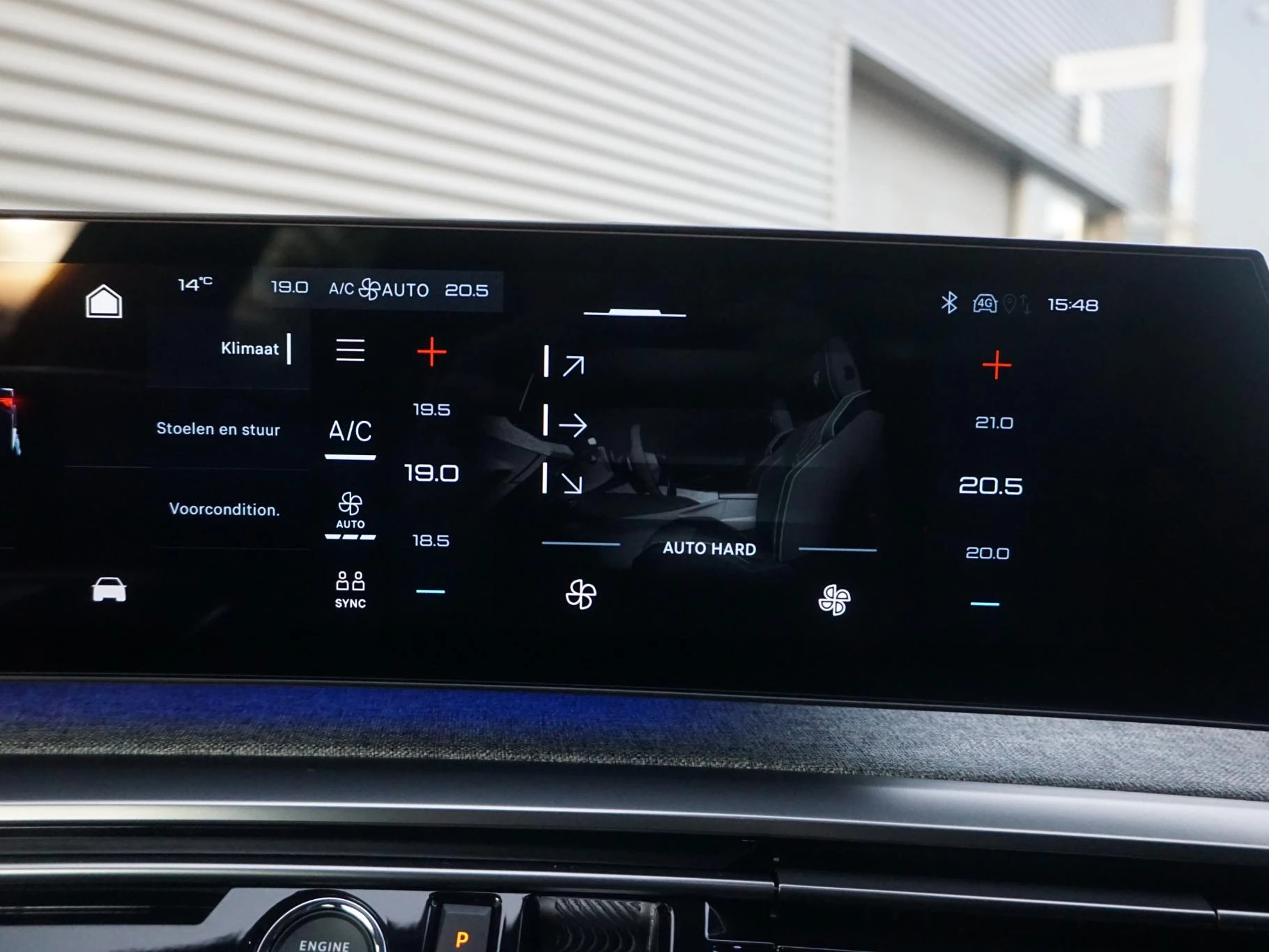 Hoofdafbeelding Peugeot e-3008