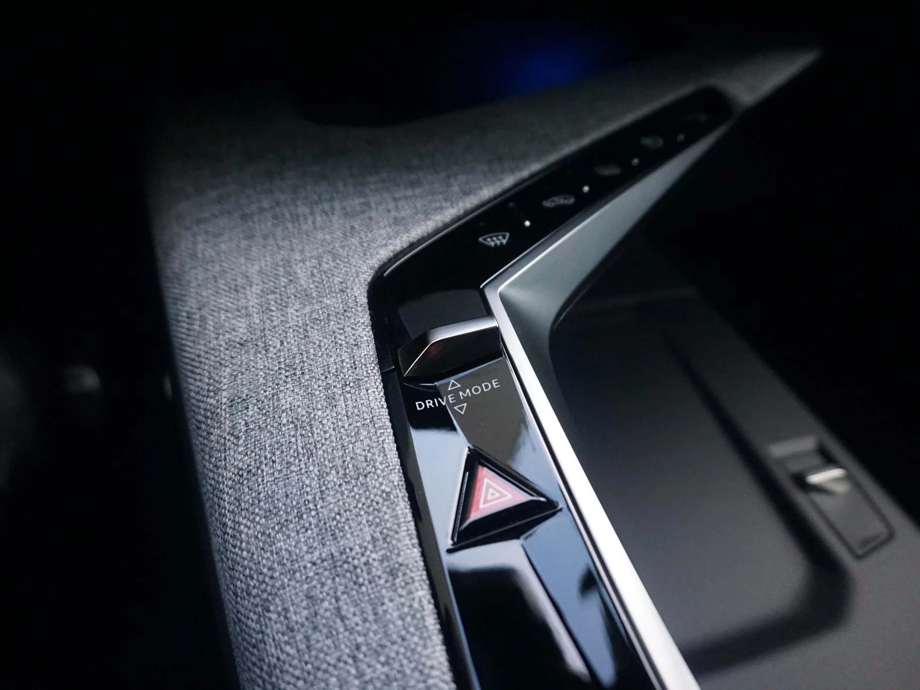 Hoofdafbeelding Peugeot e-3008