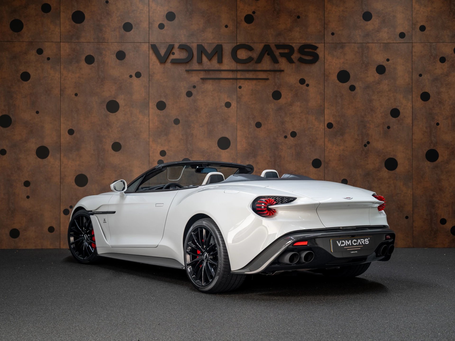 Hoofdafbeelding Aston Martin V12 Vanquish