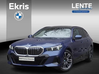 BMW i5 Touring eDrive40 M Sportpakket | Comfort Pack | Trekhaak met elektrisch wegklapbare kogel | Glazen panoramadak | Driving Assistant Professional | Harman-Kardon sound system | Lentevoordeel