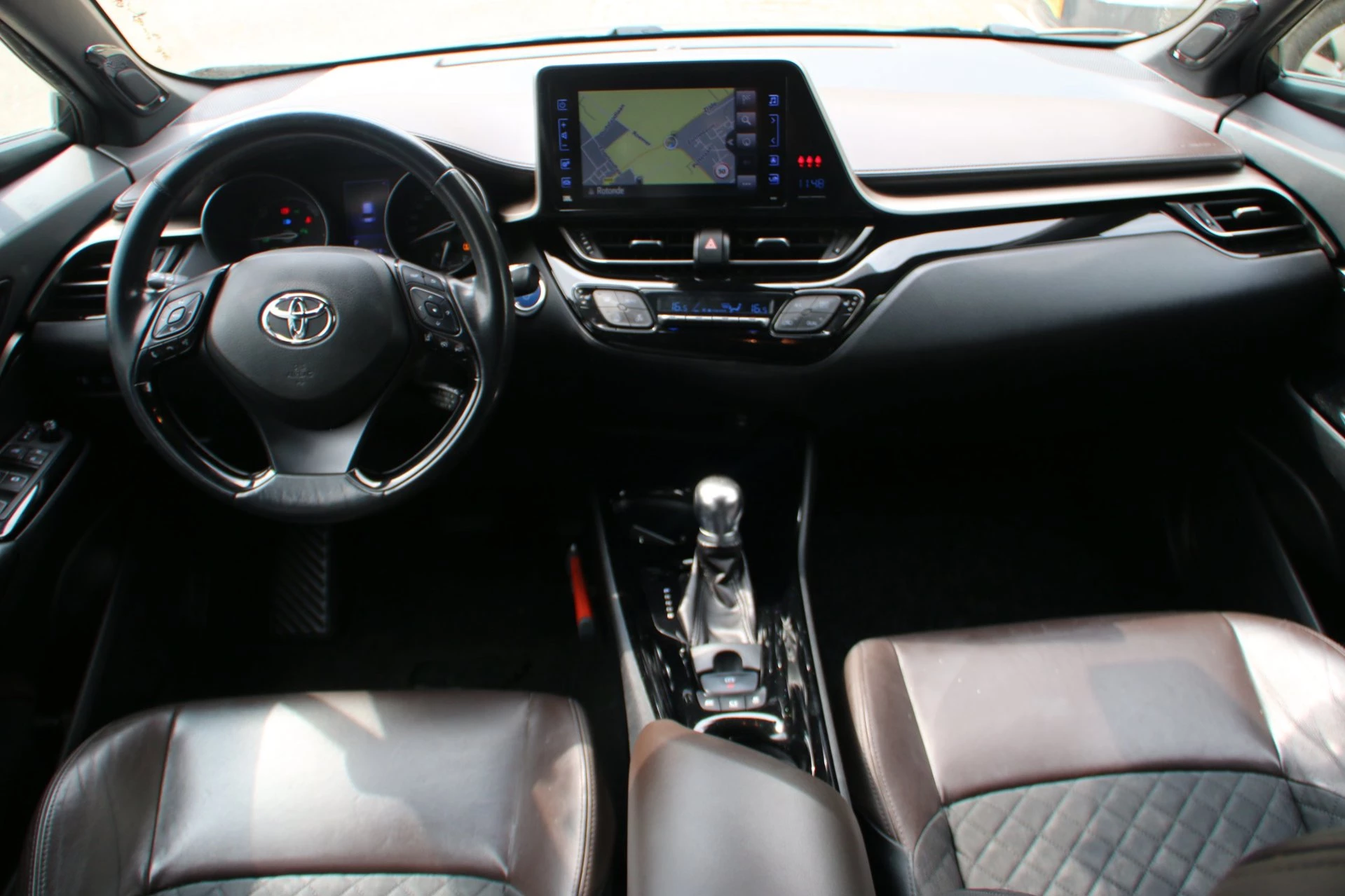Hoofdafbeelding Toyota C-HR