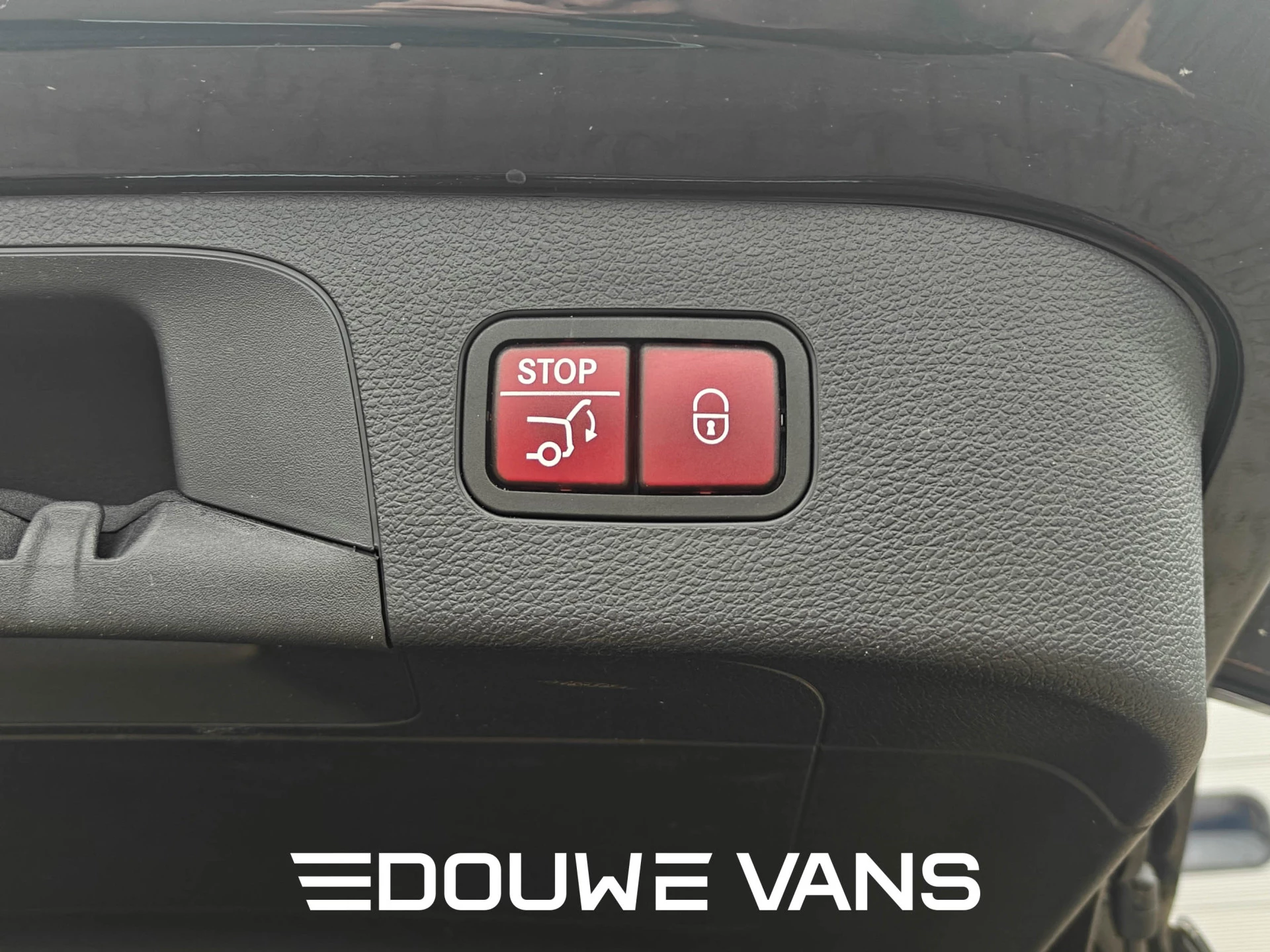 Hoofdafbeelding Mercedes-Benz EQC