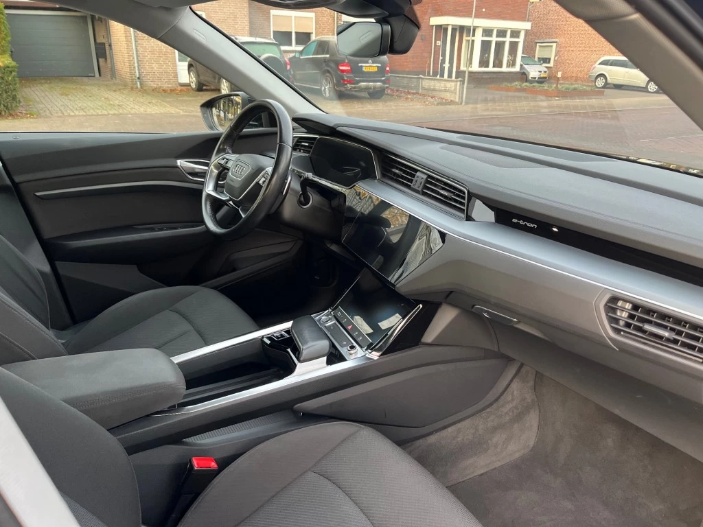 Hoofdafbeelding Audi e-tron
