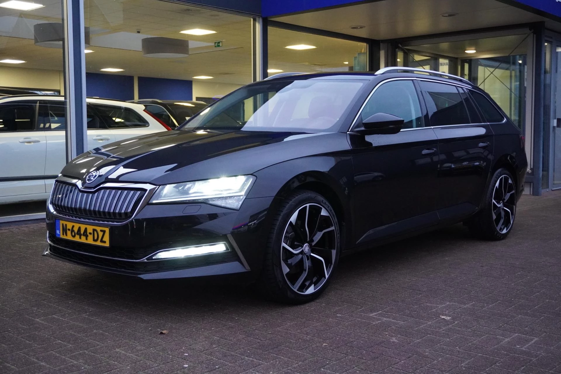 Hoofdafbeelding Škoda Superb
