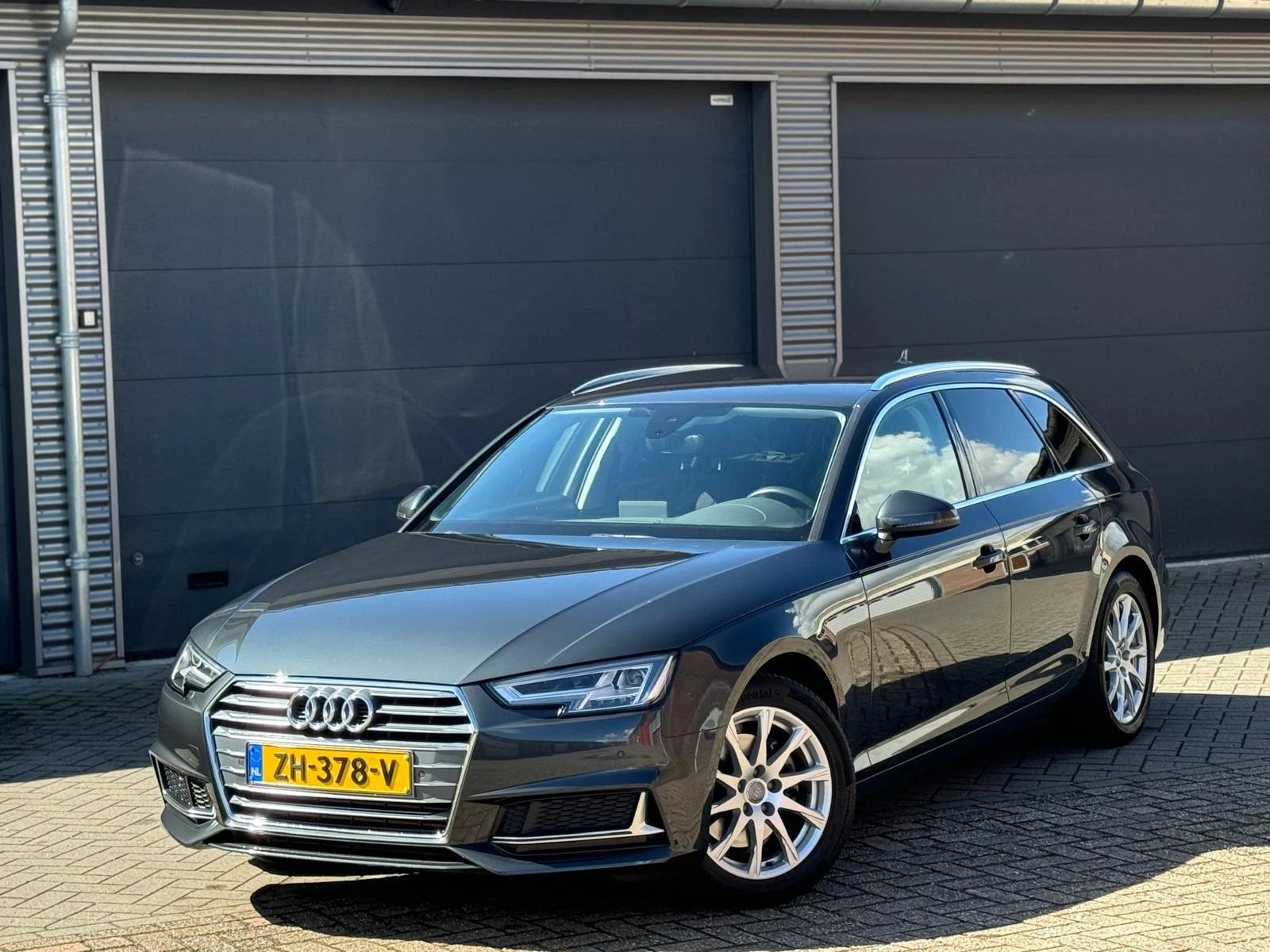 Hoofdafbeelding Audi A4