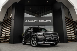 Hoofdafbeelding Mercedes-Benz GLB Mercedes-Benz GLB 180 Business Solution AMG 7p. - Panorama | Memory | Carbon | Alcatanra | Stoelverwarming