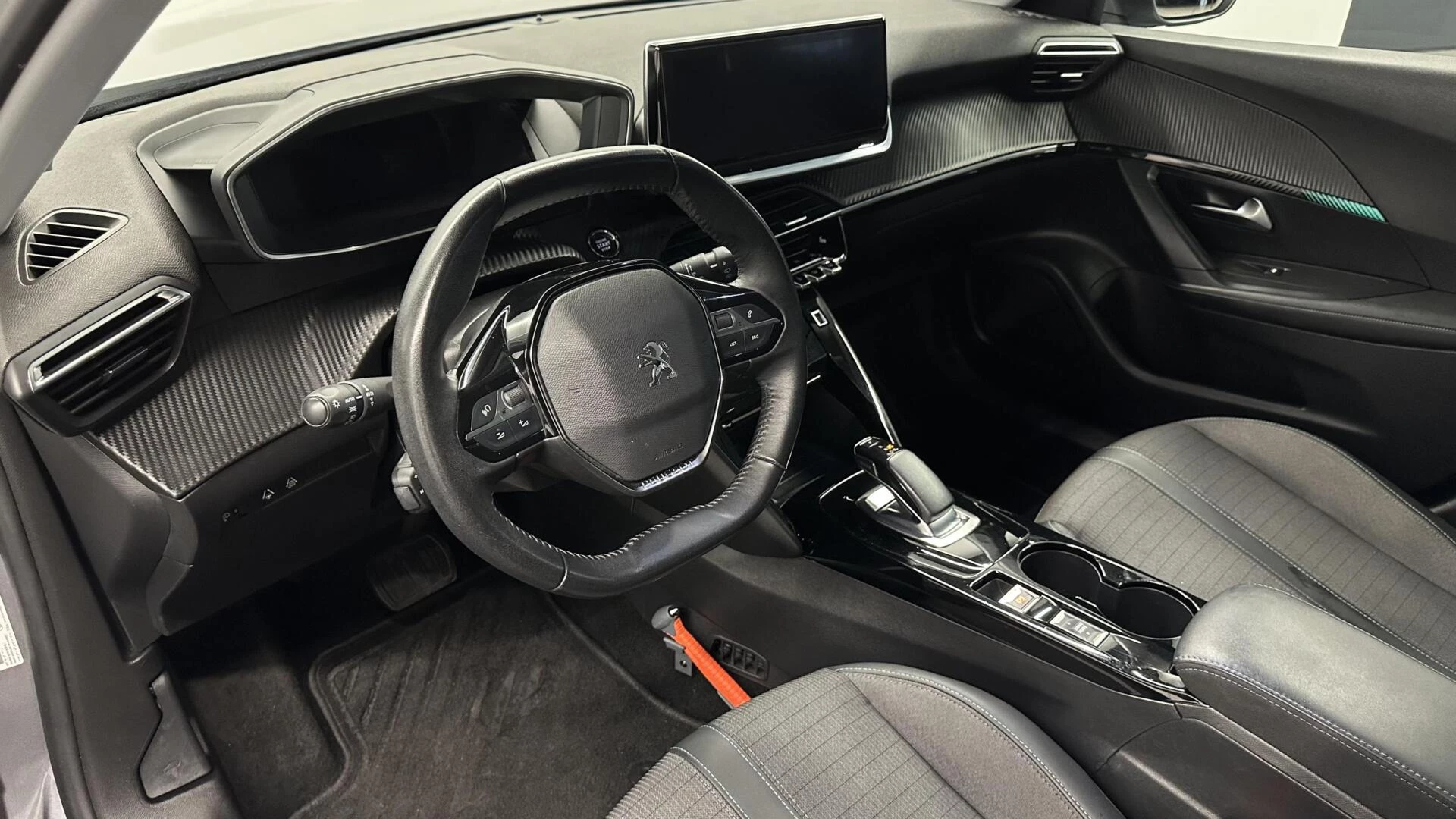 Hoofdafbeelding Peugeot e-2008