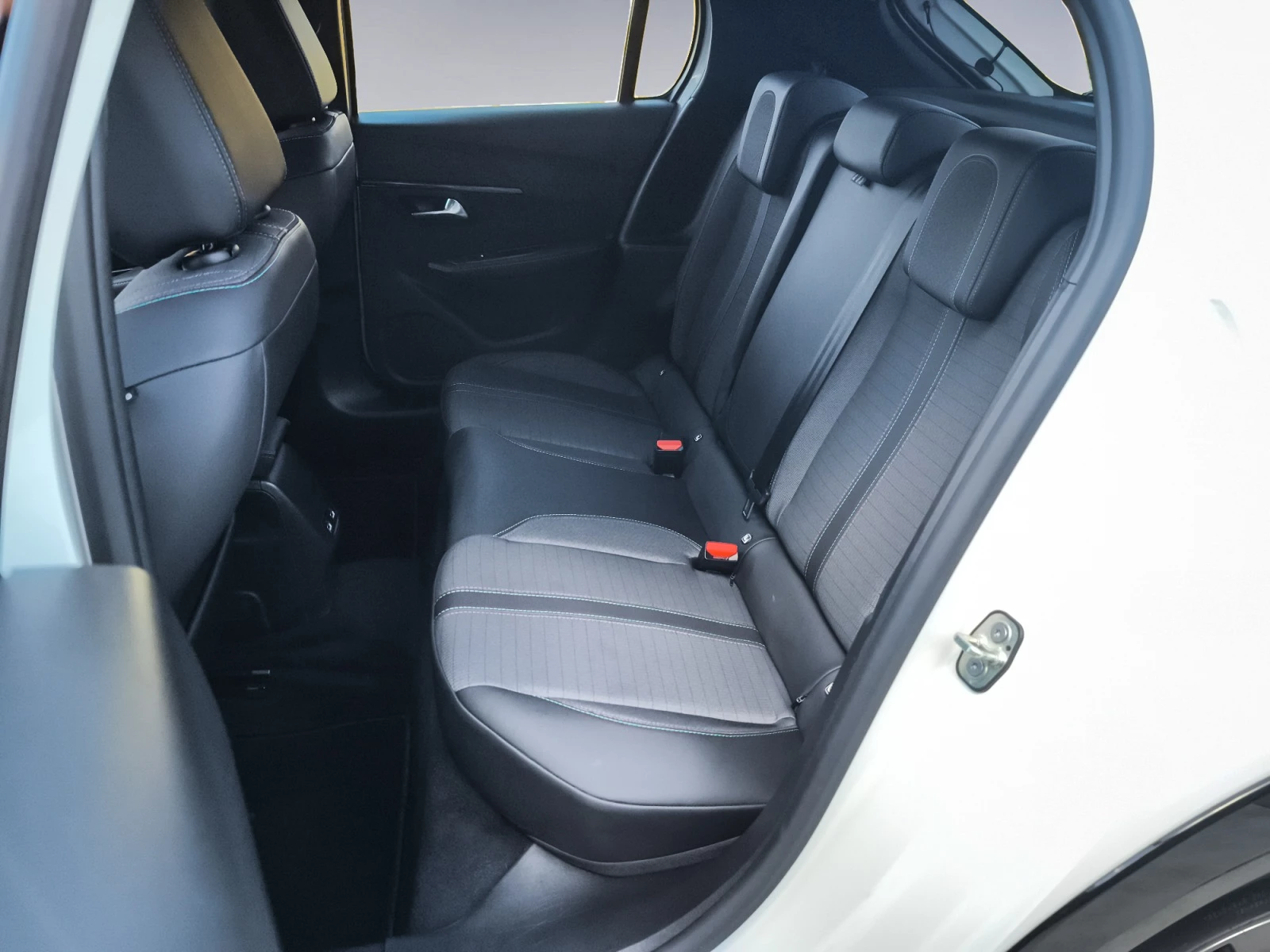 Hoofdafbeelding Peugeot e-208