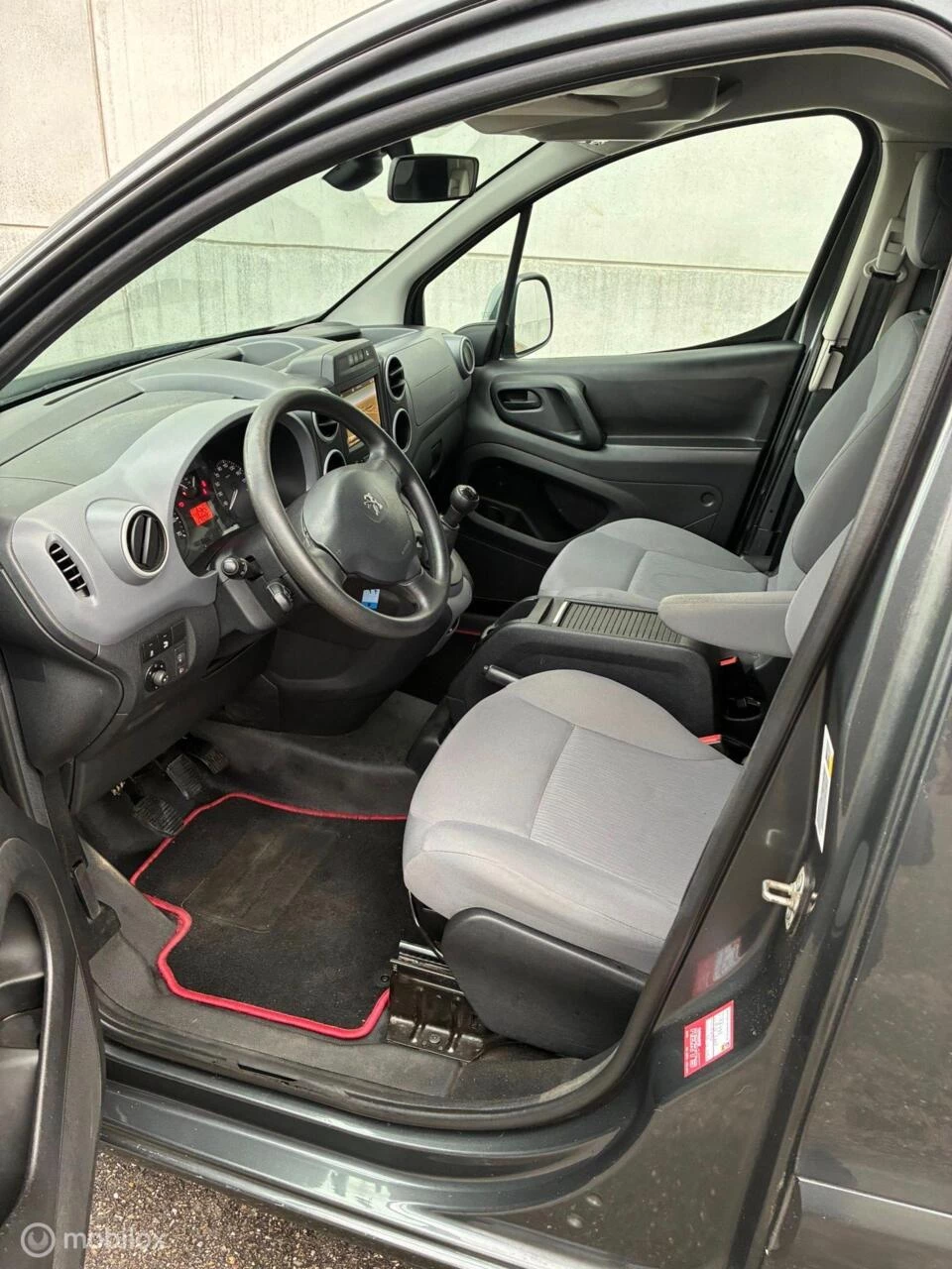 Hoofdafbeelding Peugeot Partner