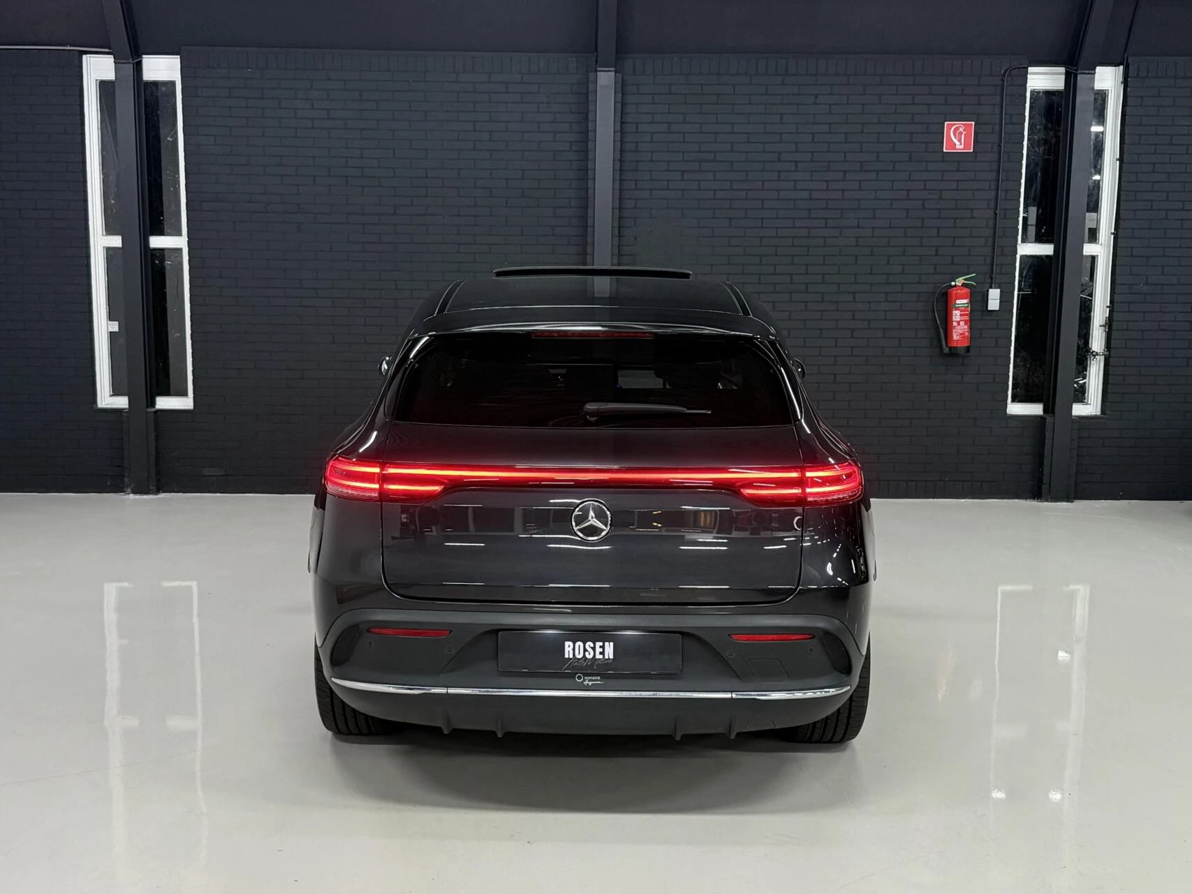 Hoofdafbeelding Mercedes-Benz EQC