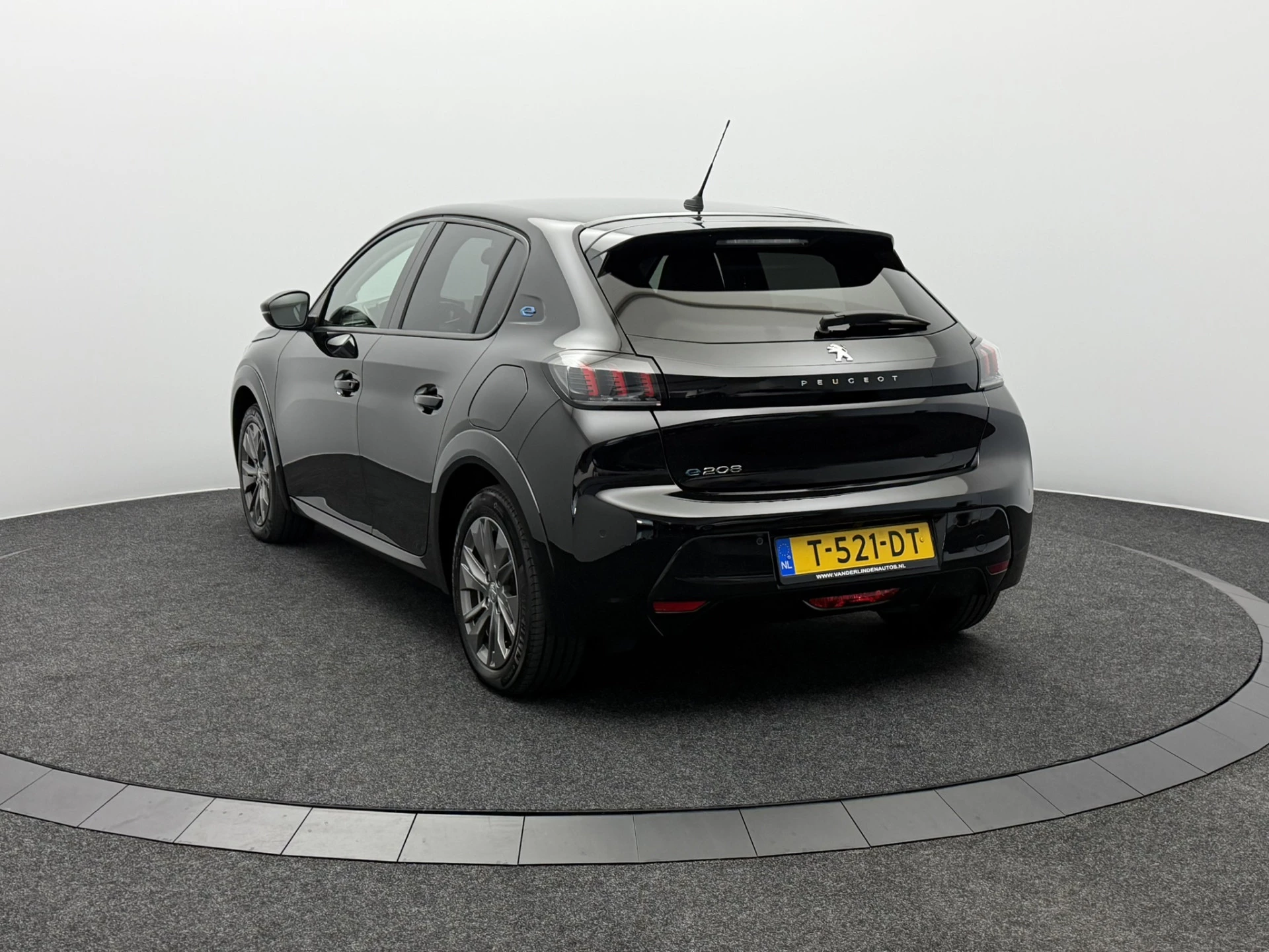 Hoofdafbeelding Peugeot e-208