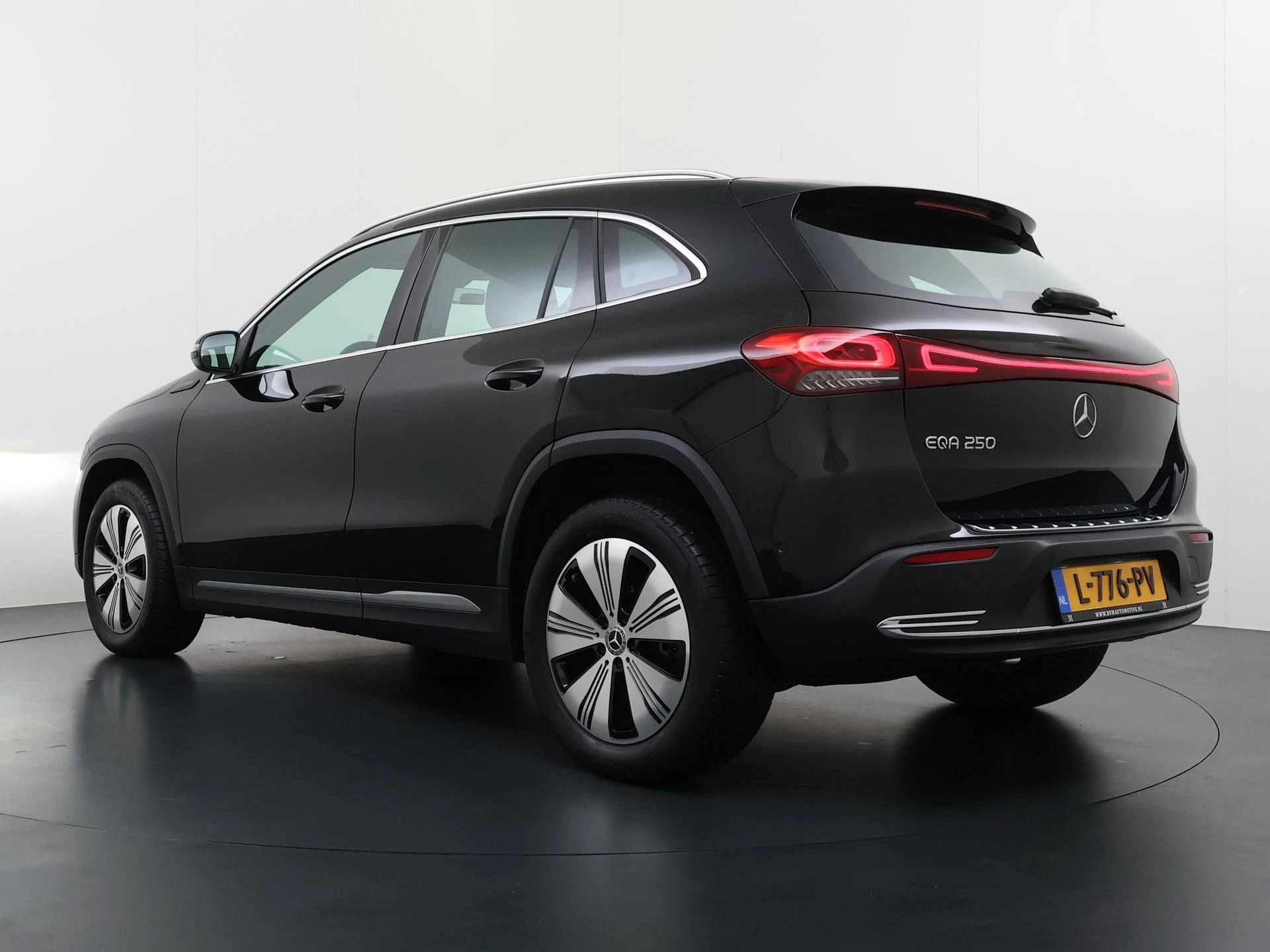 Hoofdafbeelding Mercedes-Benz EQA