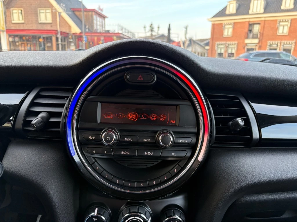 Hoofdafbeelding MINI One