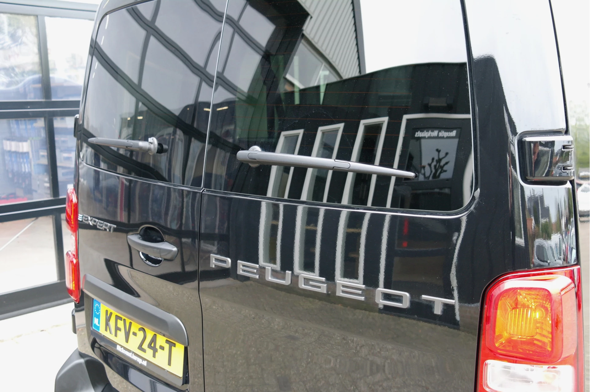 Hoofdafbeelding Peugeot e-Expert