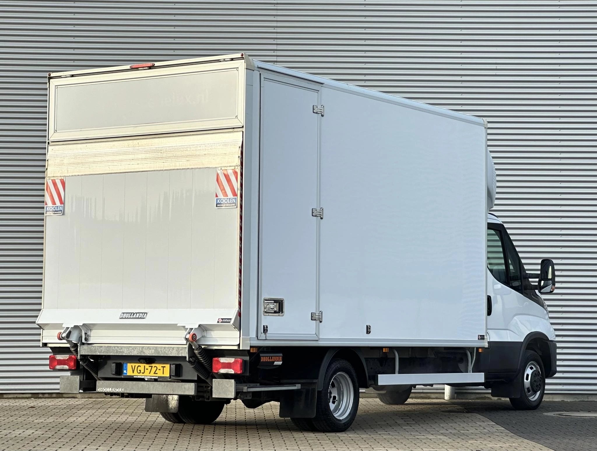 Hoofdafbeelding Iveco 40c18 Bakwagen met laadklep 180 pk automaat!