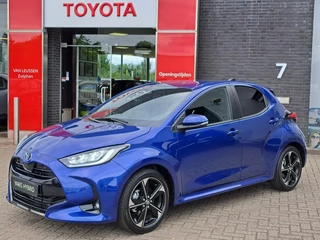 Toyota Yaris 1.5 Hybrid 130 Executive NIEUW DIRECT LEVERBAAR STOELVERWARMING BLIND SPOT PDC MET REMFUNCTIE SPORTSTOELEN 17"