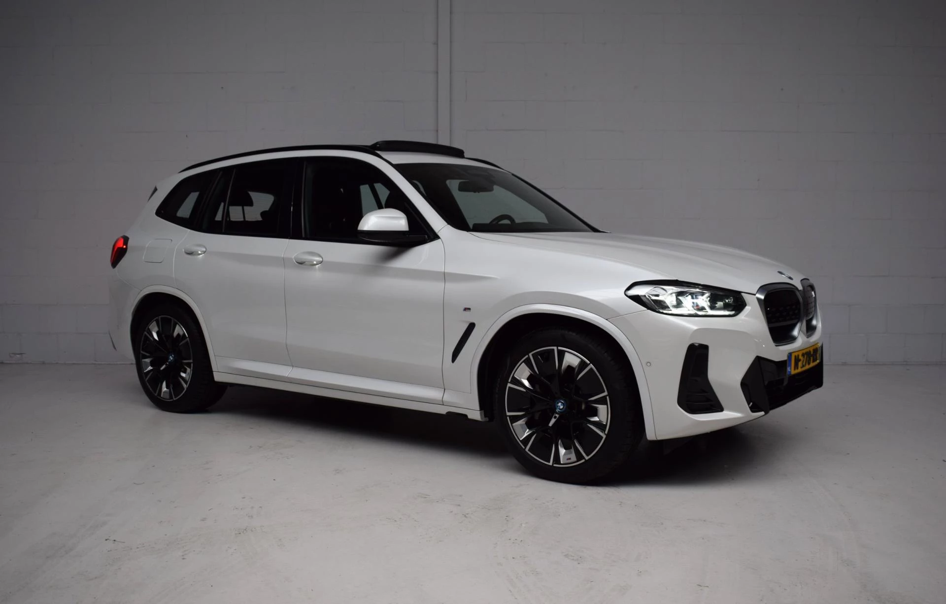 Hoofdafbeelding BMW iX3