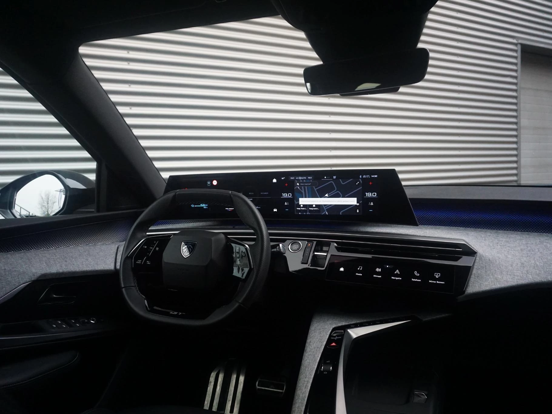 Hoofdafbeelding Peugeot e-3008