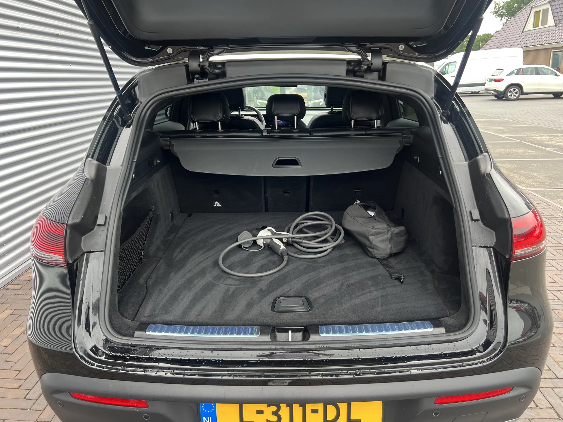 Hoofdafbeelding Mercedes-Benz EQC