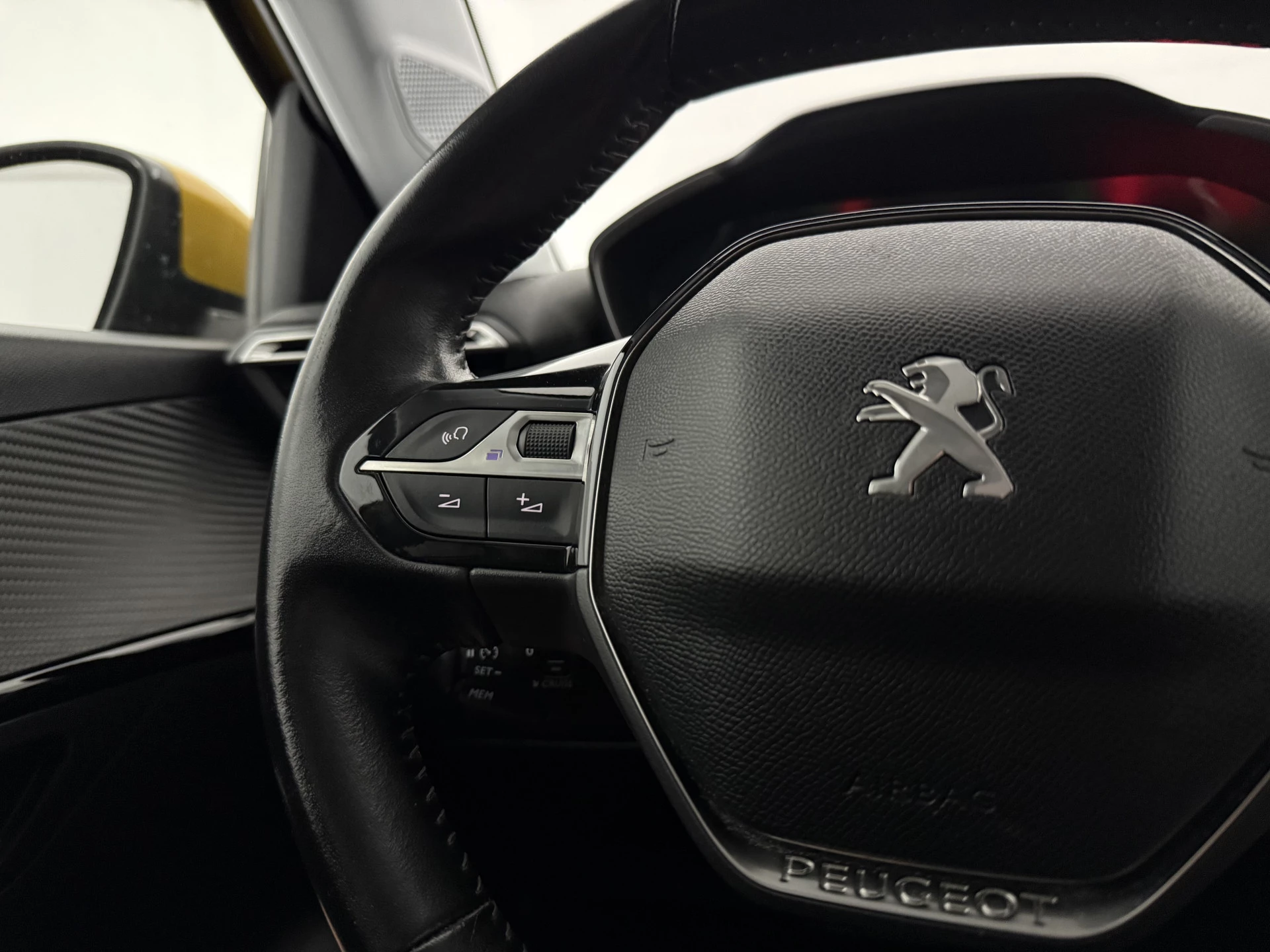 Hoofdafbeelding Peugeot e-208