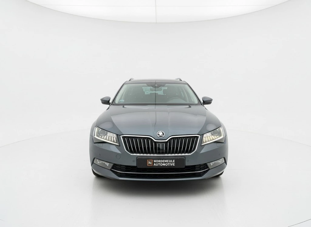 Hoofdafbeelding Škoda Superb