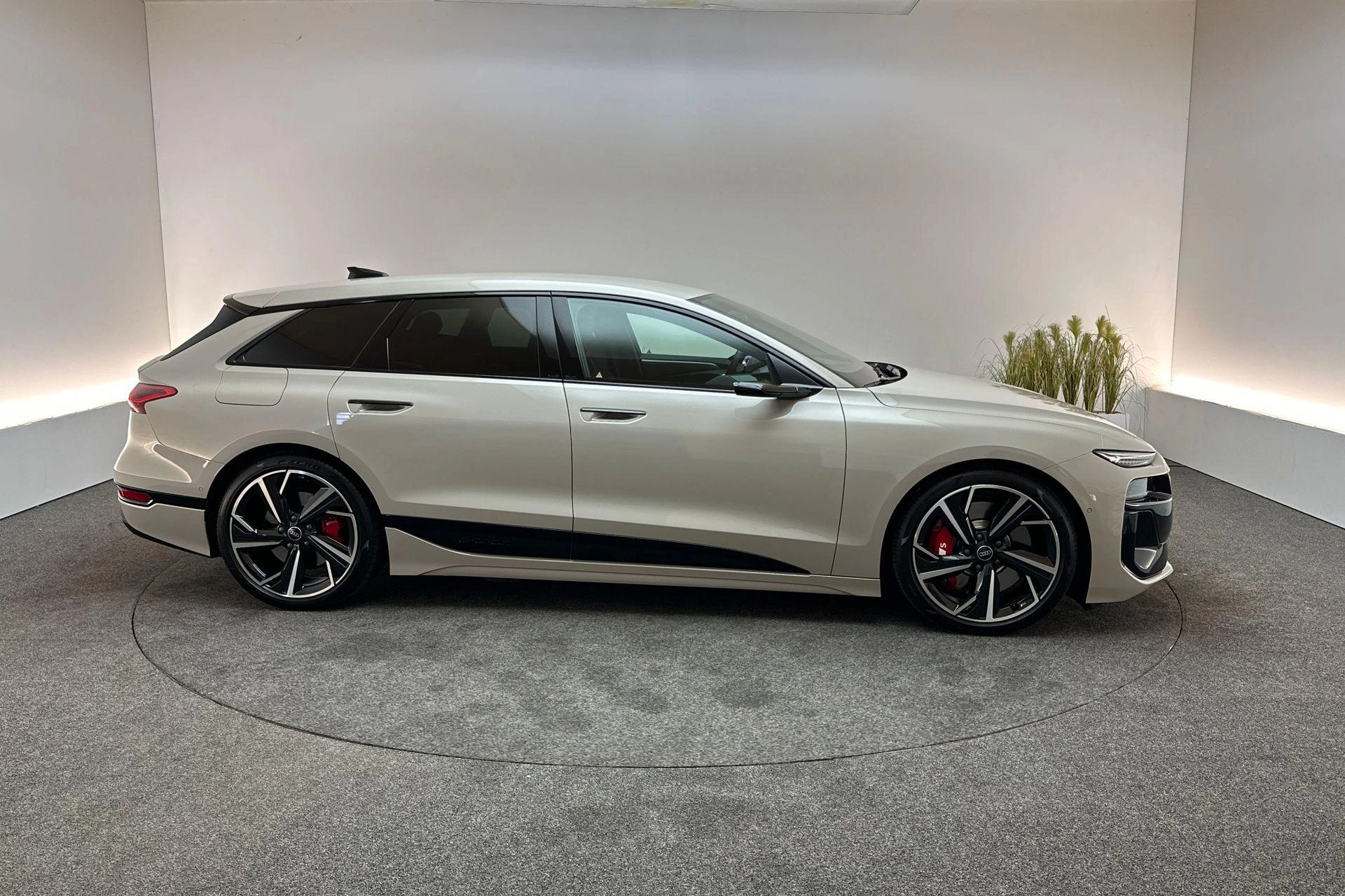 Hoofdafbeelding Audi S6 Avant e-tron