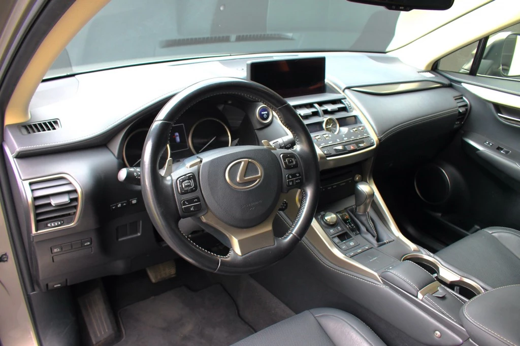 Hoofdafbeelding Lexus NX