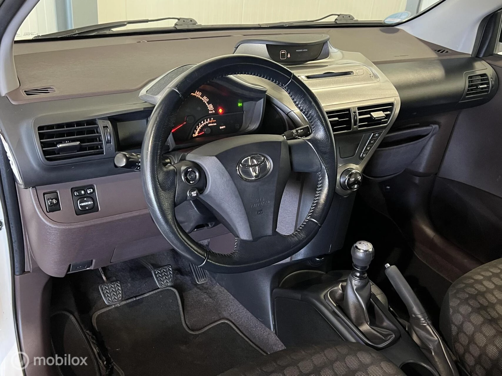 Hoofdafbeelding Toyota iQ