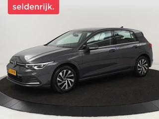 Volkswagen Golf 1.4 eHybrid Style | Massage | Carplay | Sfeerverlichting | Navigatie | Memory | Adaptive cruise | Parkeerhulp | ergoActive | LED Plus | Climate control | PHEV | Plug In