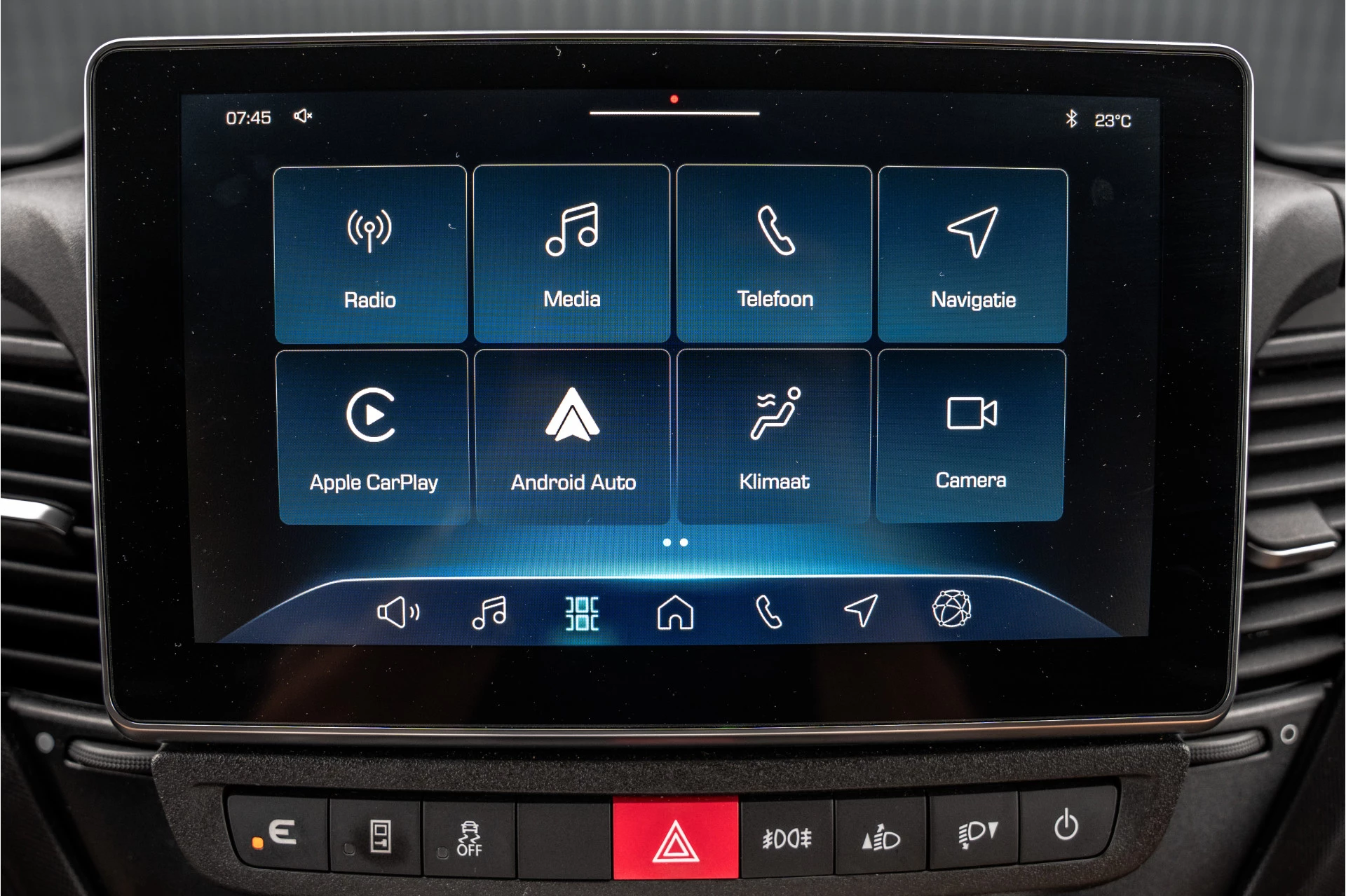 Hoofdafbeelding Iveco 35S18 | 3.0L 180PK | Automaat | NW MODEL | 3.5T Trekgewicht | Camera | Carplay | Climate