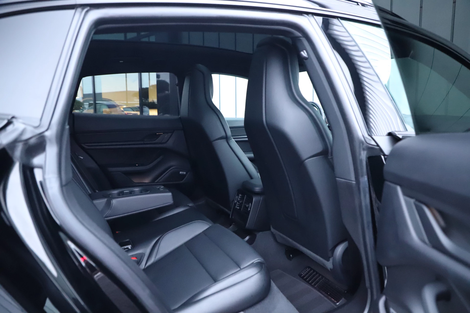 Hoofdafbeelding Porsche Taycan