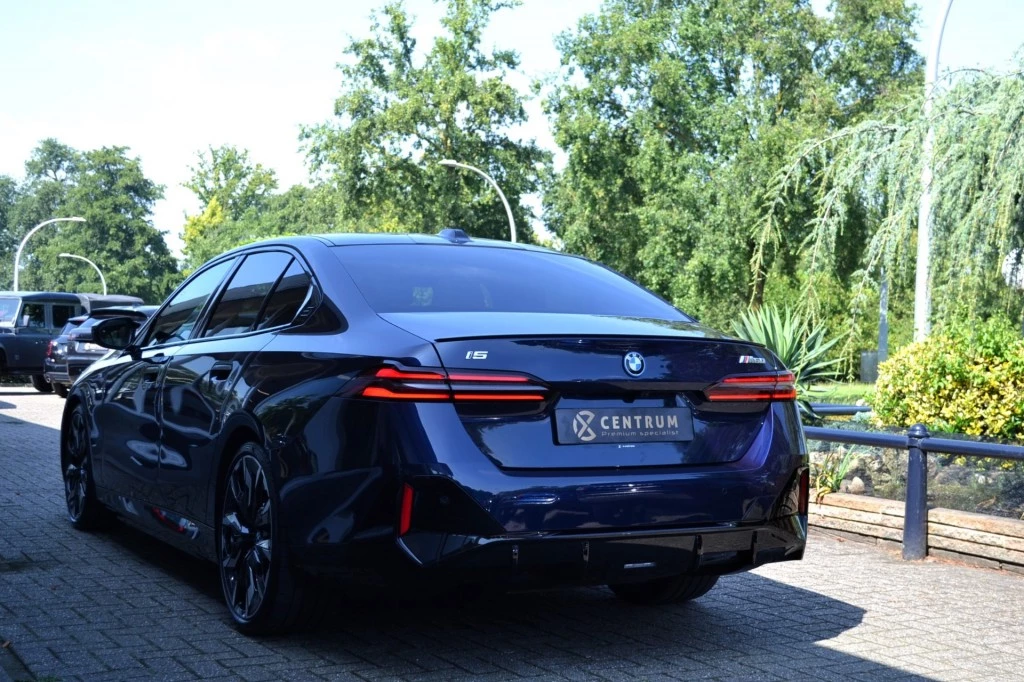 Hoofdafbeelding BMW i5