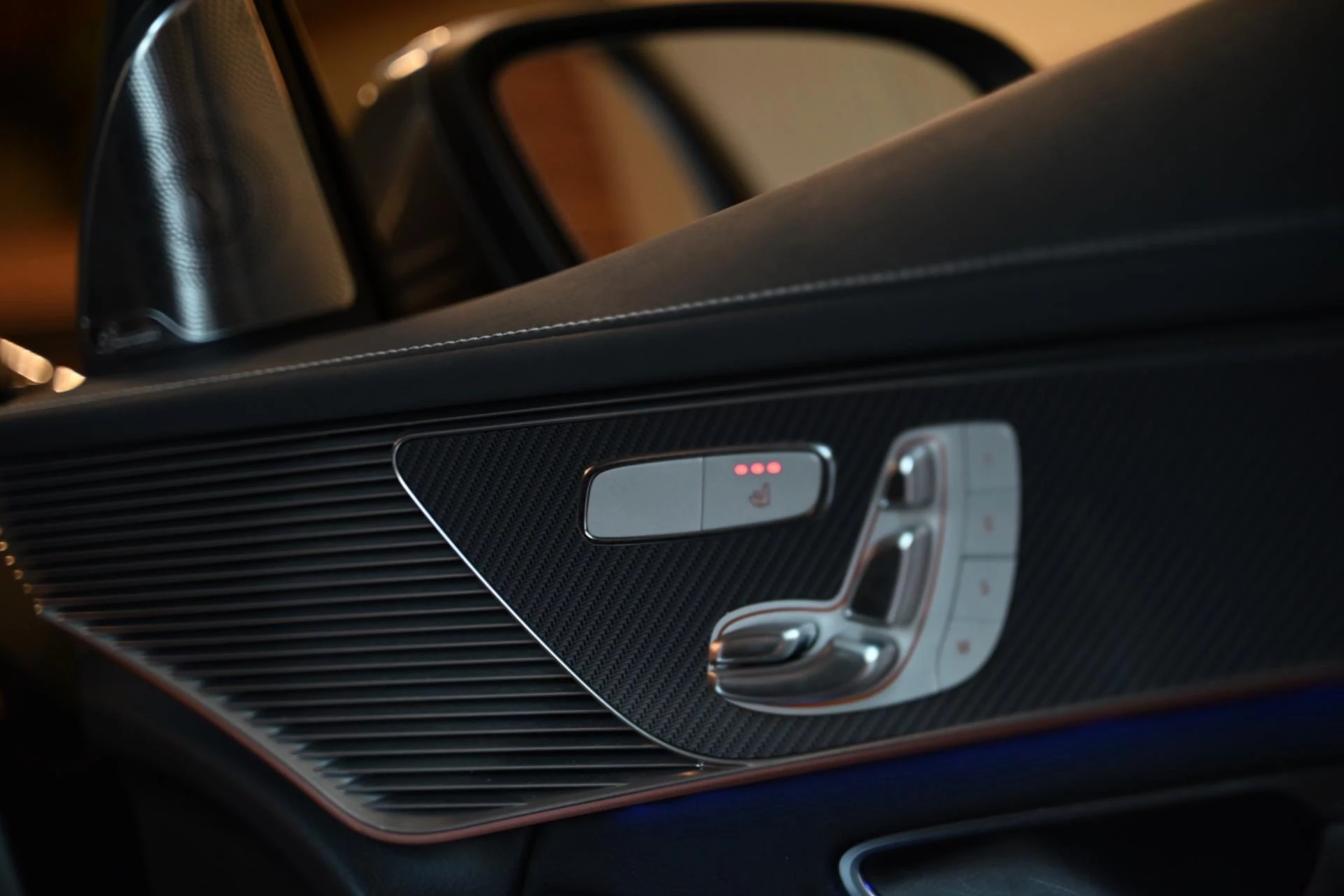 Hoofdafbeelding Mercedes-Benz EQC