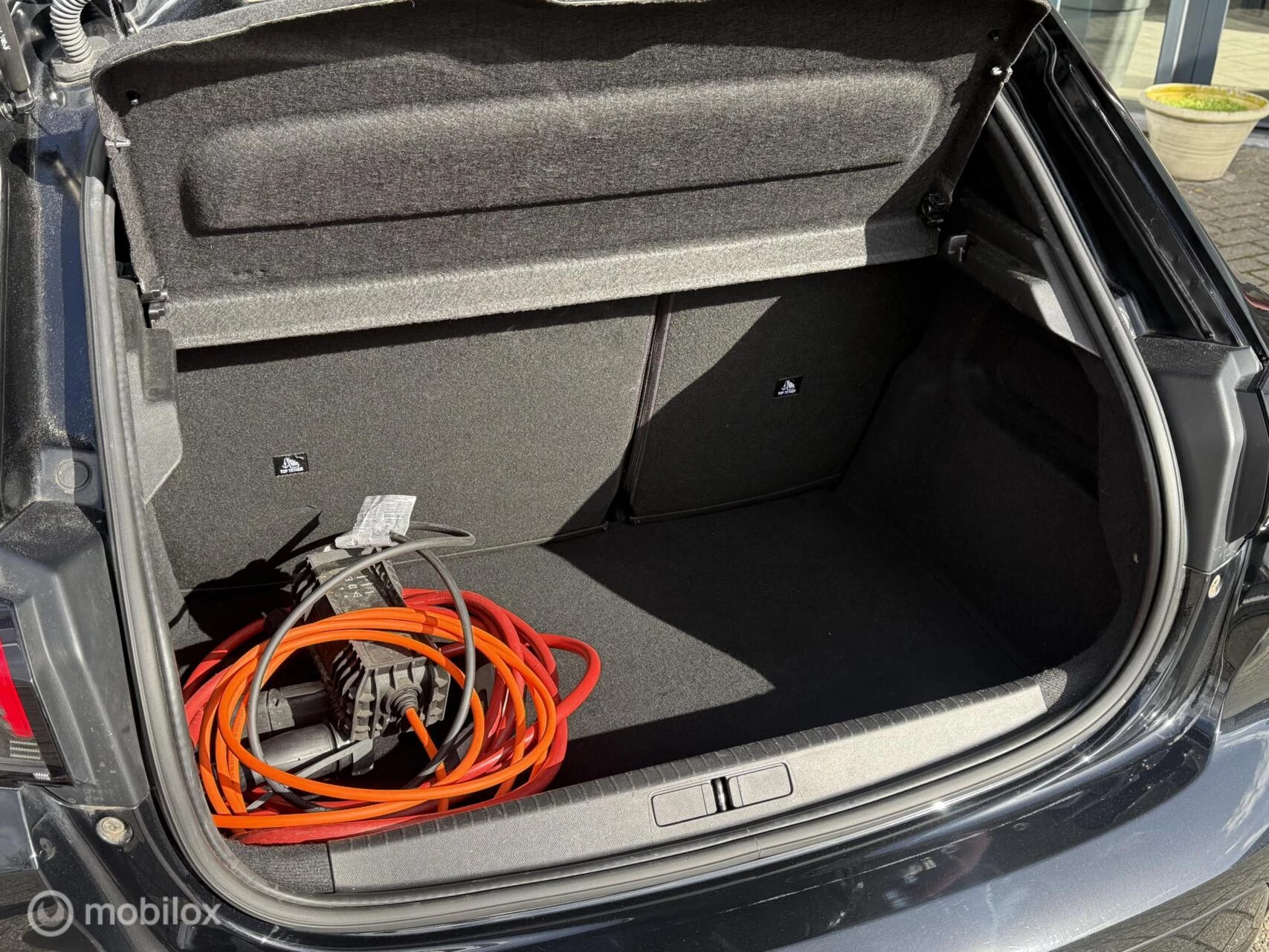 Hoofdafbeelding Peugeot e-208