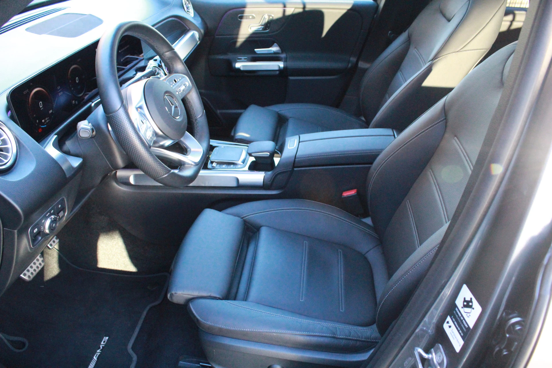 Hoofdafbeelding Mercedes-Benz EQB