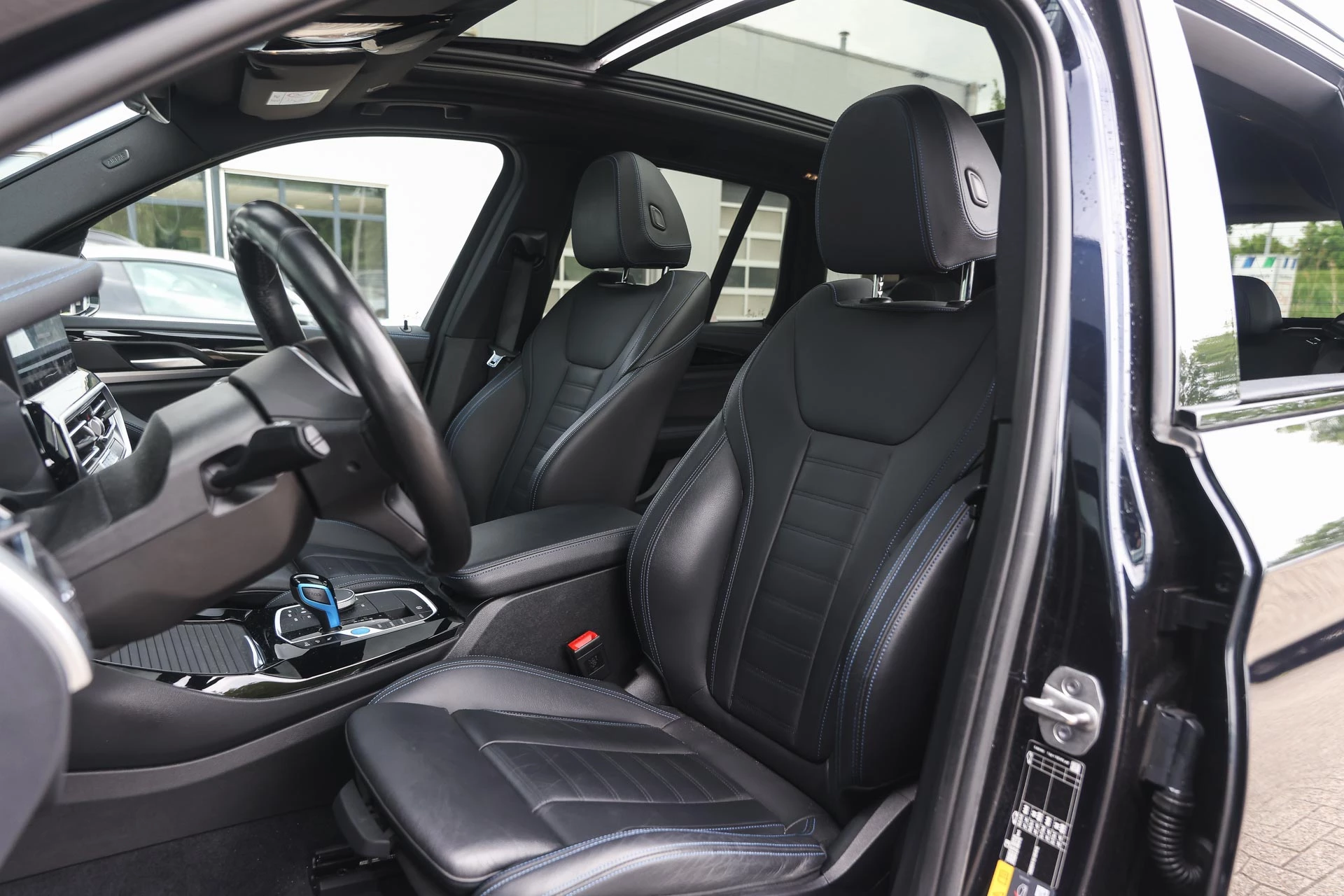 Hoofdafbeelding BMW iX3
