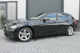 Hoofdafbeelding BMW 3 Serie BMW 3-serie Touring 318i Luxury