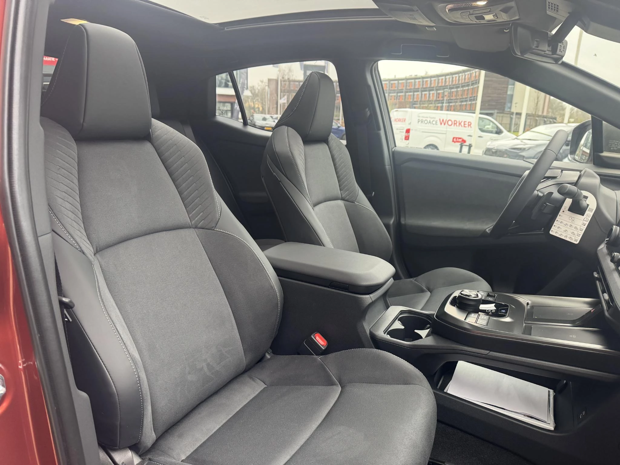 Hoofdafbeelding Toyota C-HR+