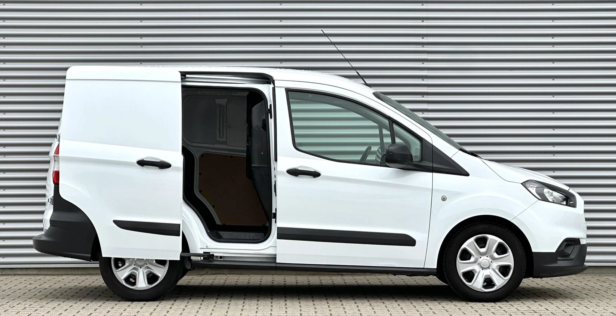 Hoofdafbeelding Ford Transit Courier