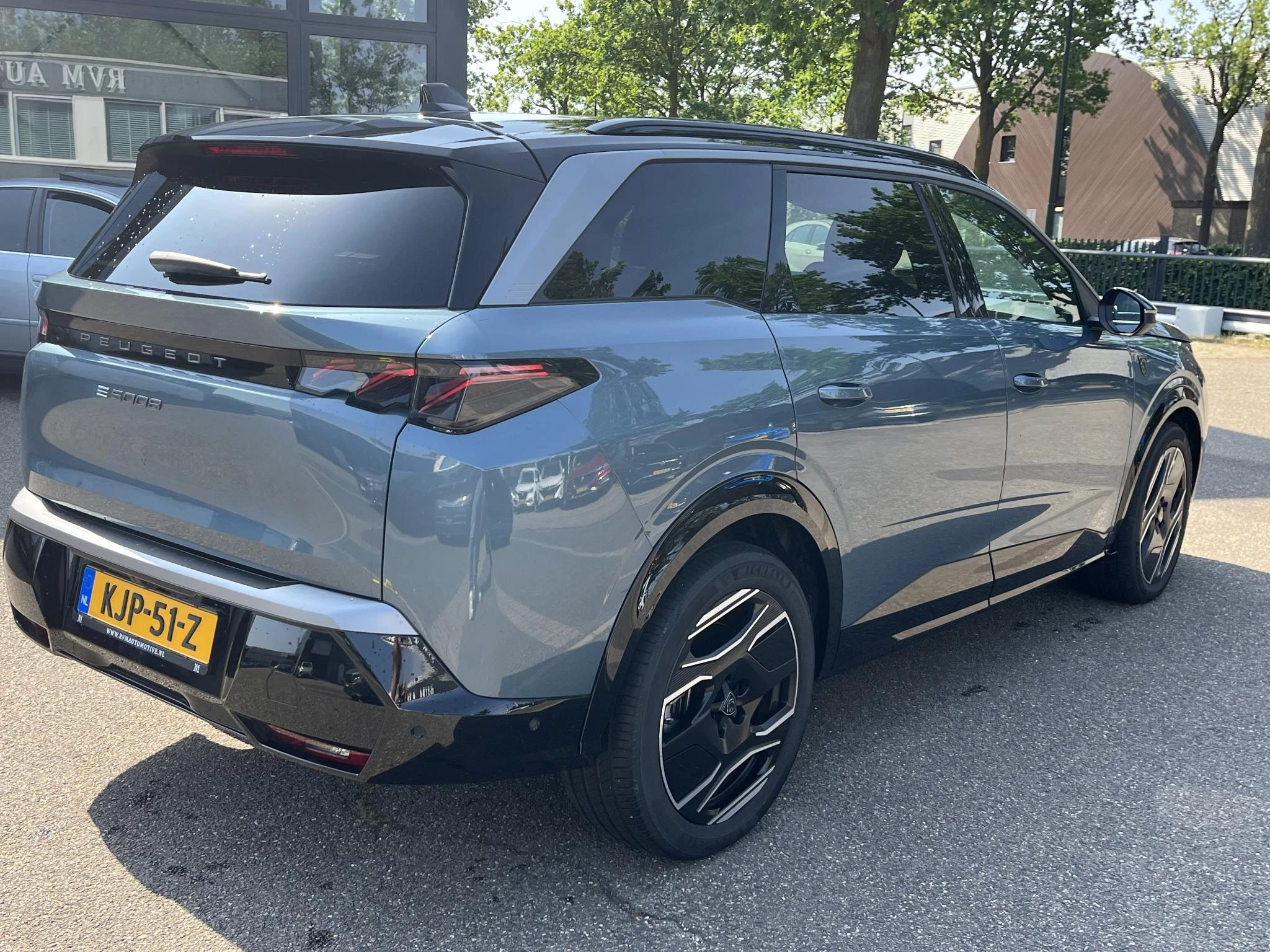 Hoofdafbeelding Peugeot e-5008