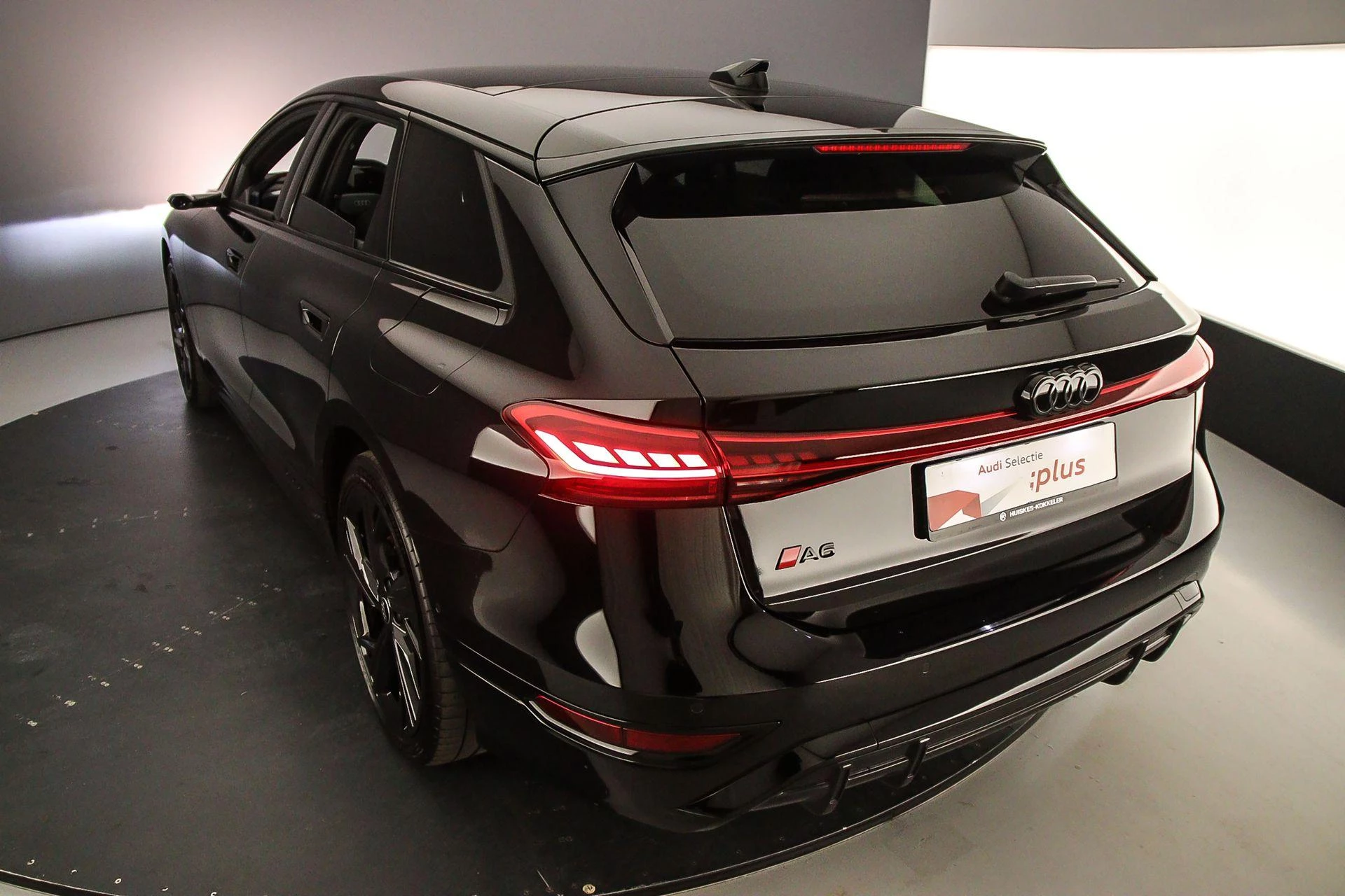 Hoofdafbeelding Audi A6 Avant e-tron