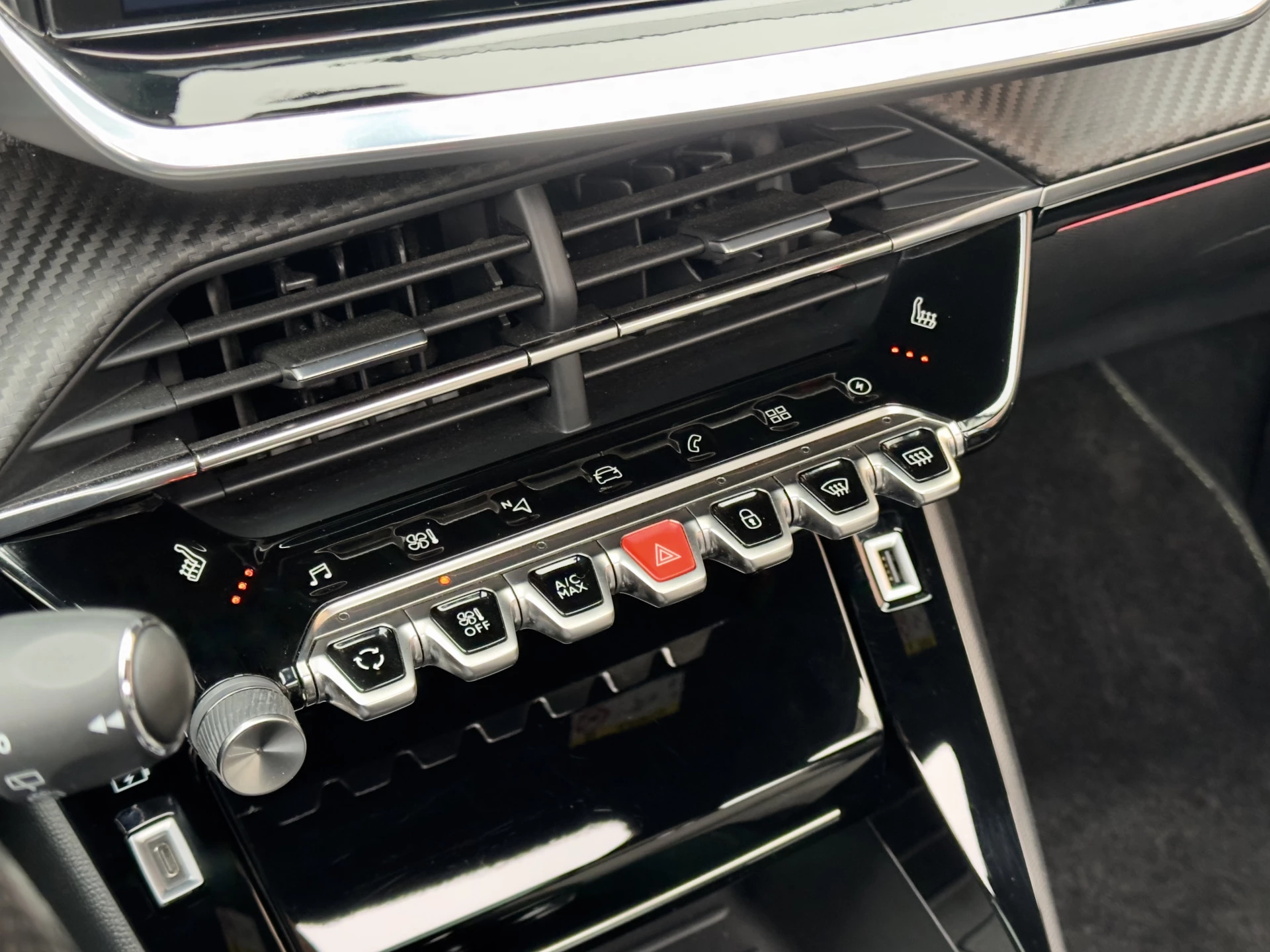 Hoofdafbeelding Peugeot e-2008