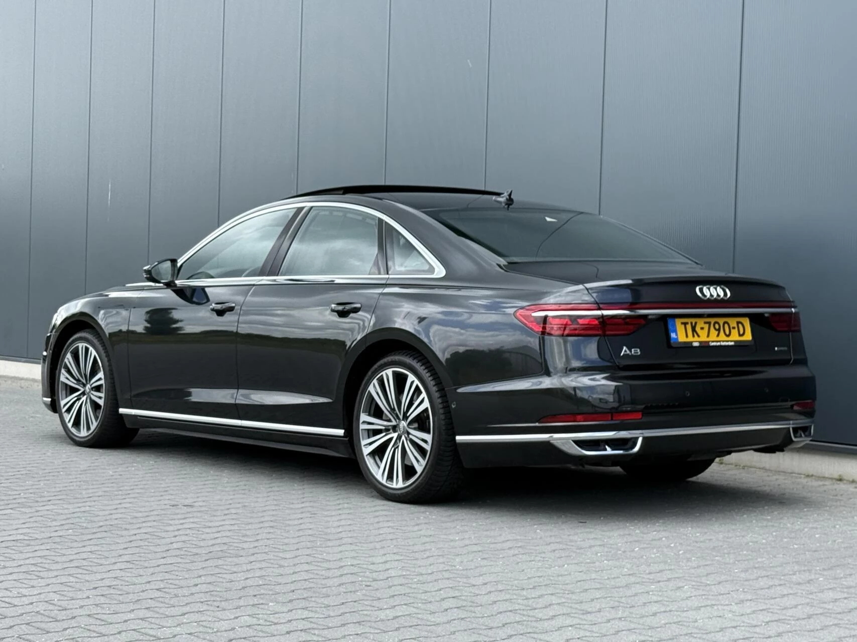 Hoofdafbeelding Audi A8