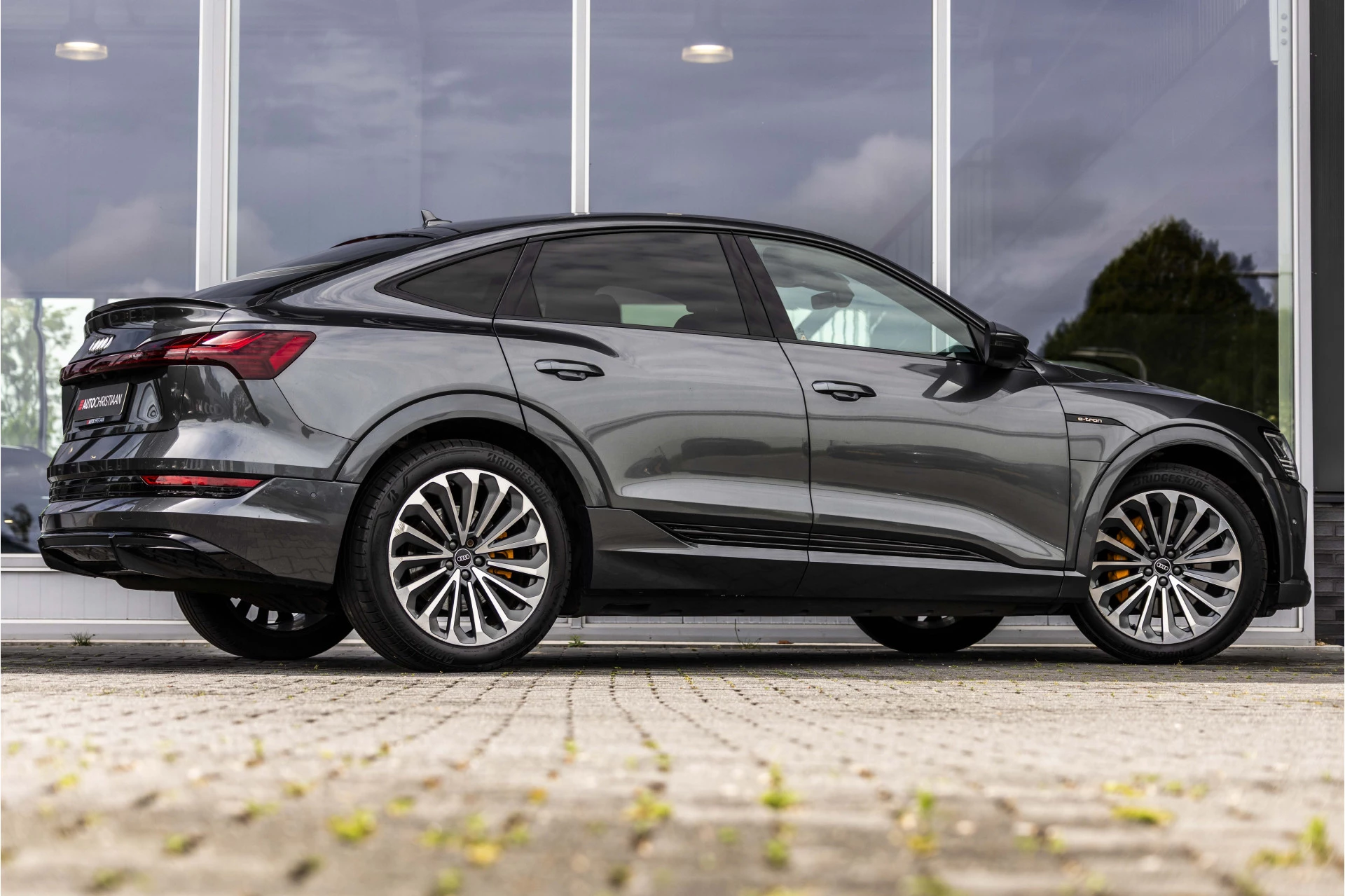 Hoofdafbeelding Audi e-tron