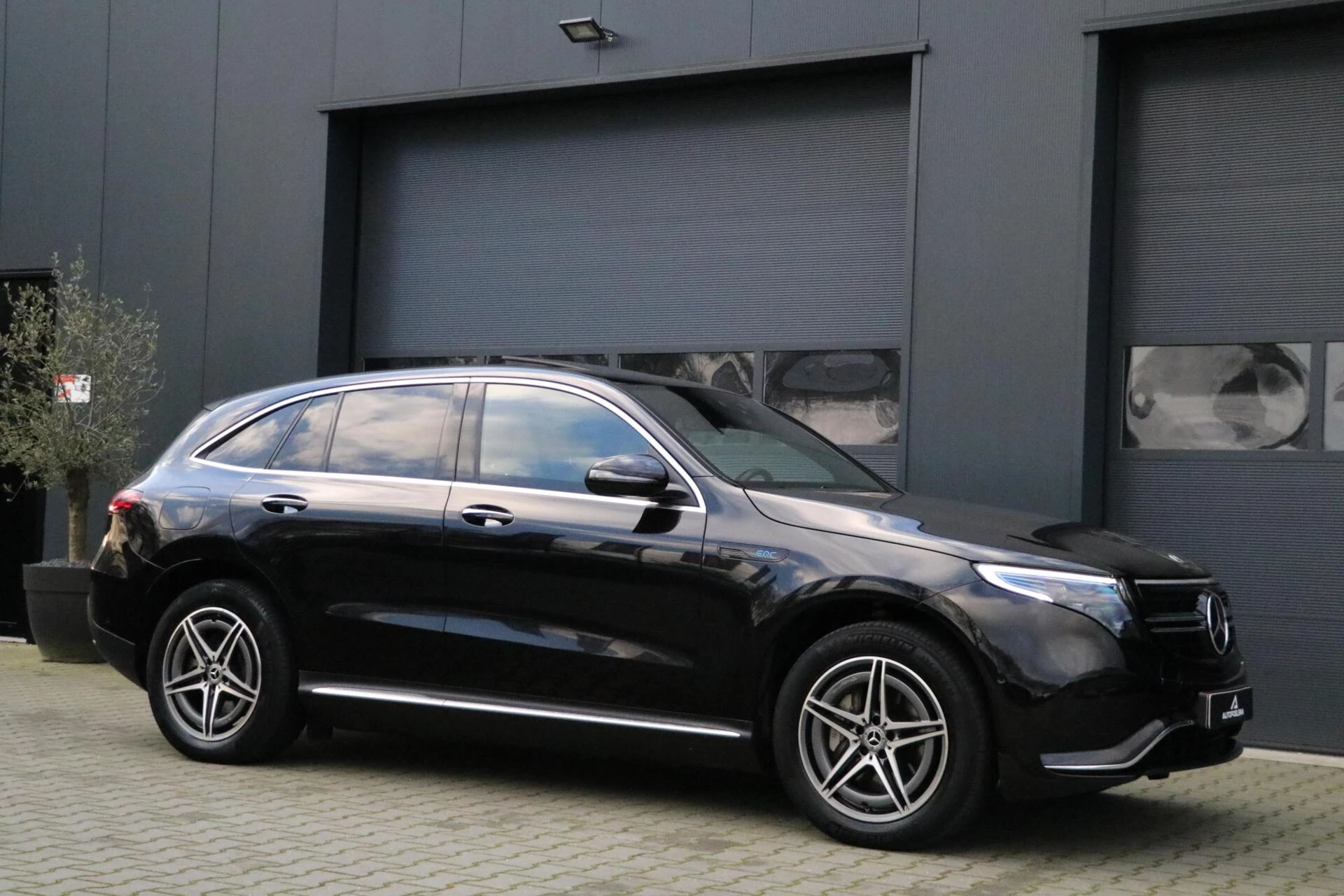 Hoofdafbeelding Mercedes-Benz EQC