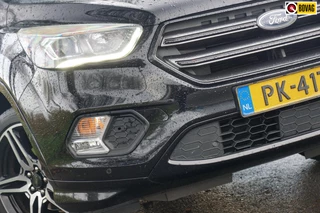 Ford Kuga 1.5 EcoBoost 150pk ST Line - Shadow Black - Winterpakket/Camera/19''