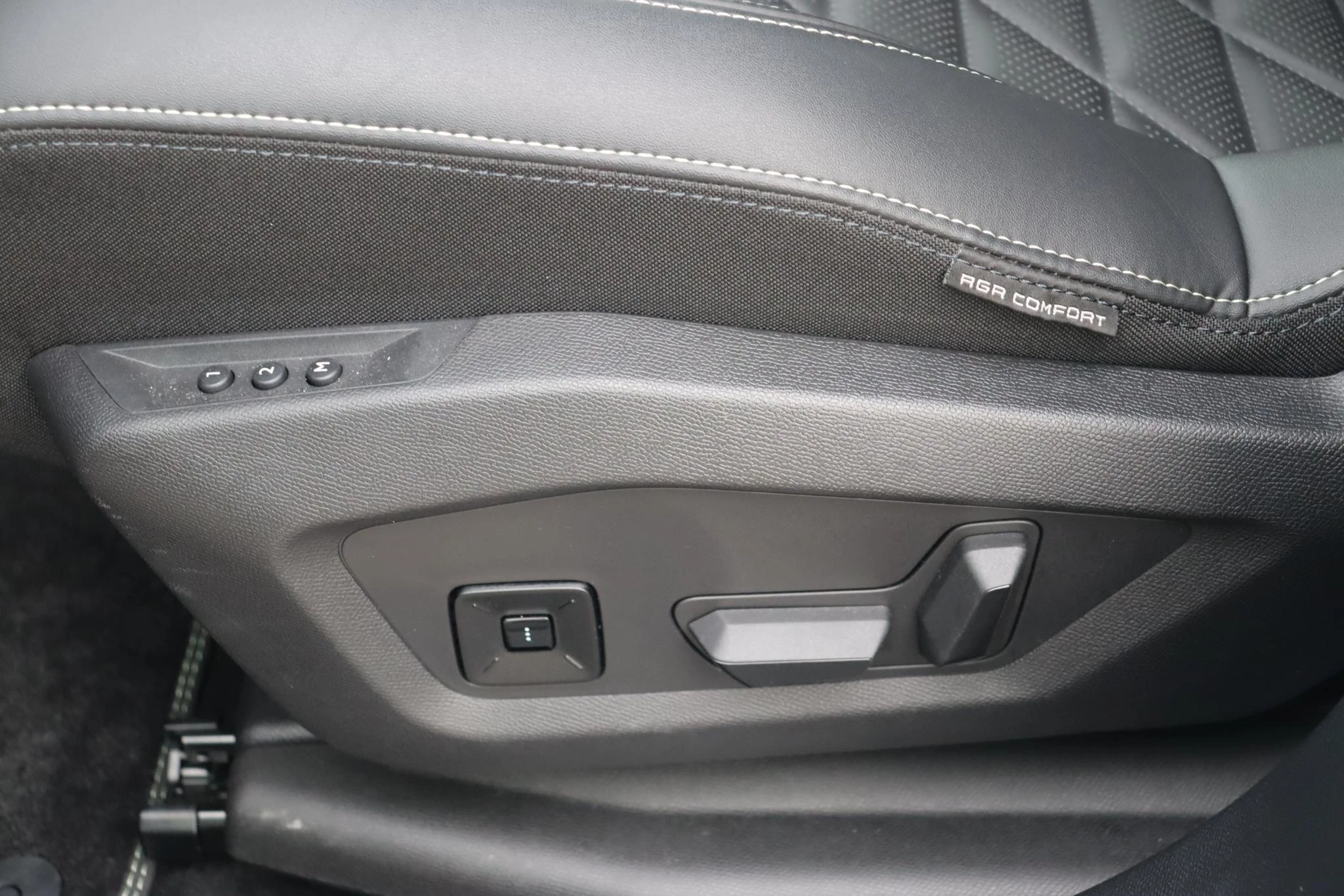 Hoofdafbeelding Peugeot e-3008