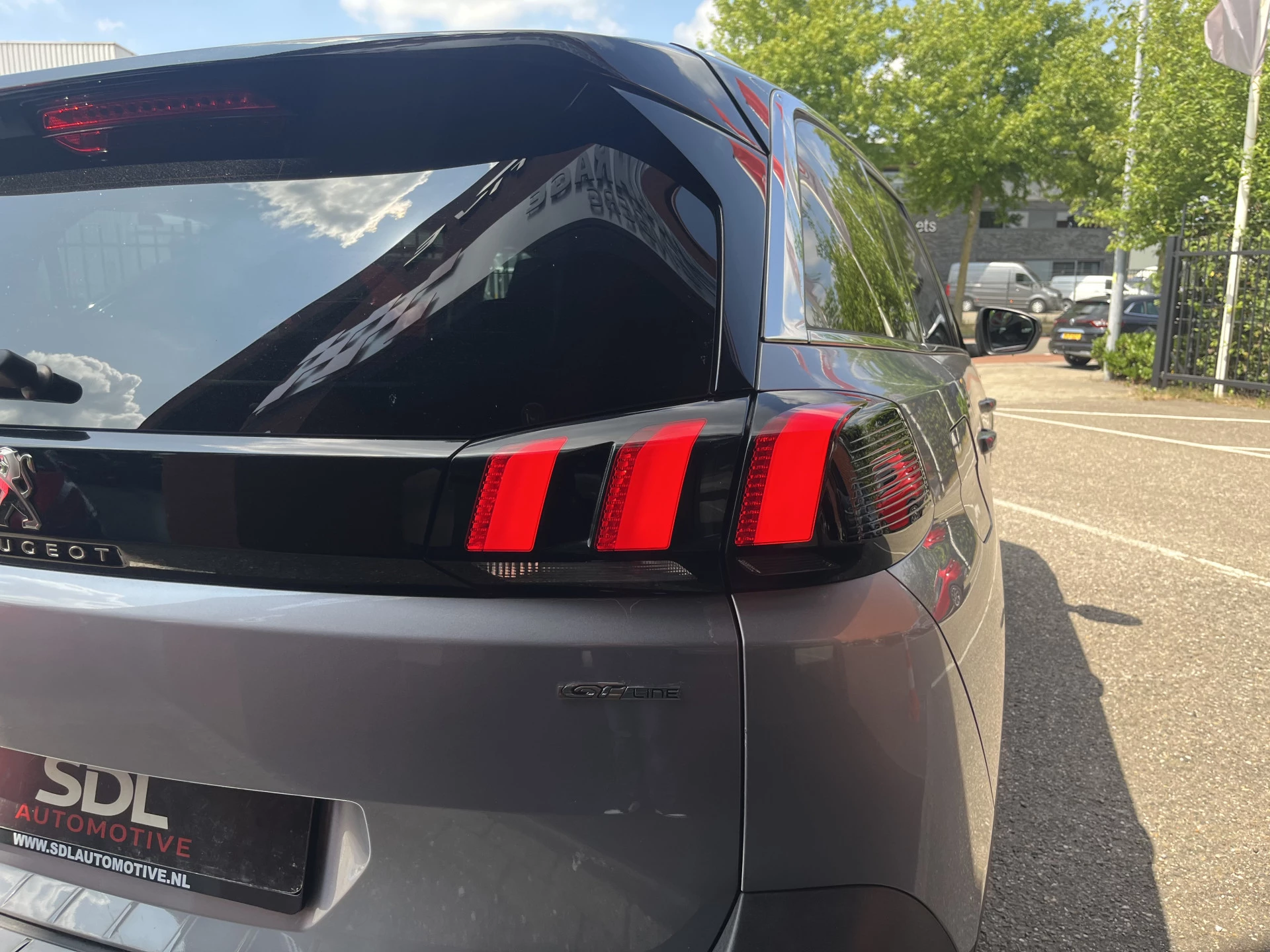 Hoofdafbeelding Peugeot 5008