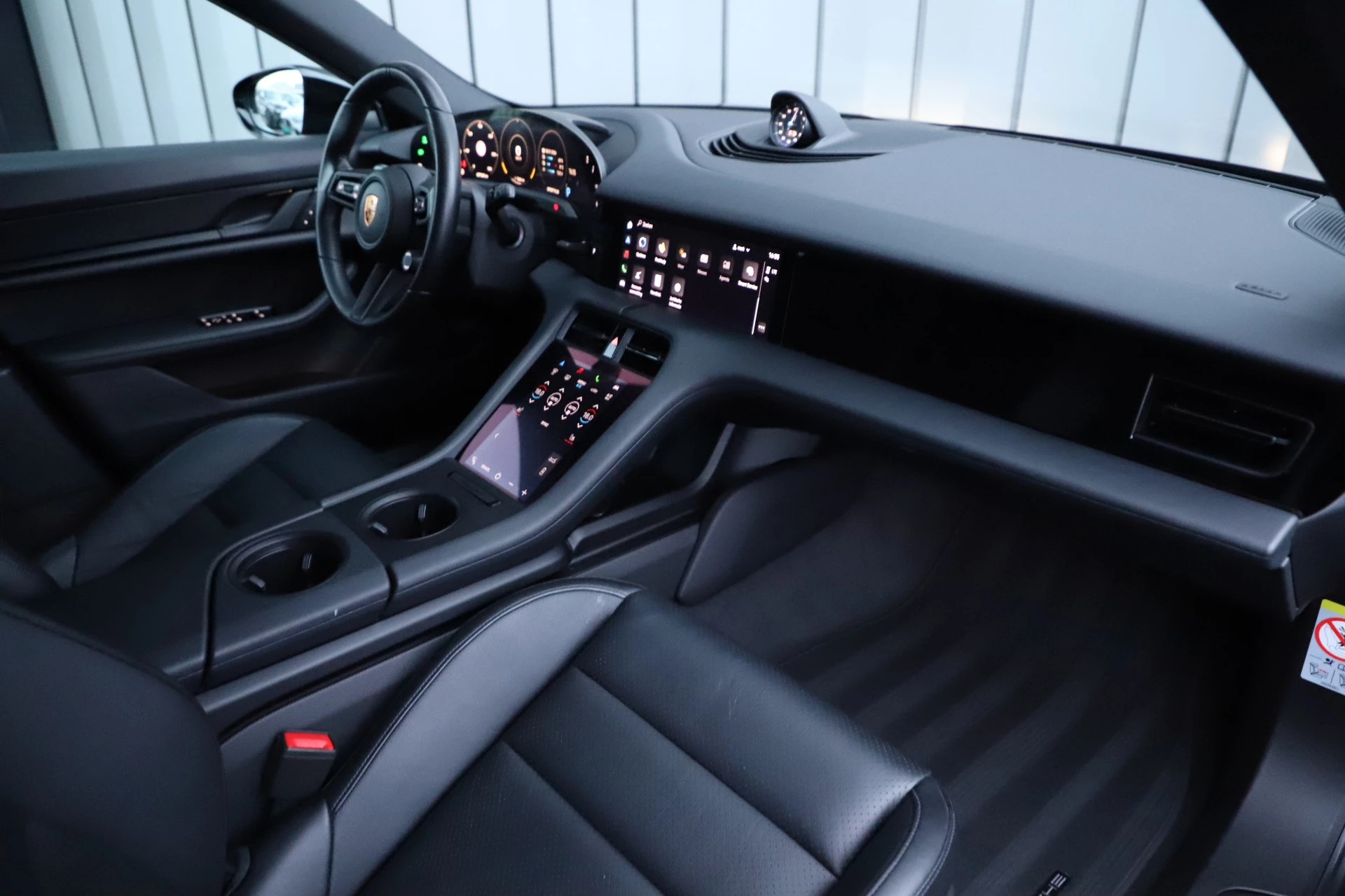 Hoofdafbeelding Porsche Taycan