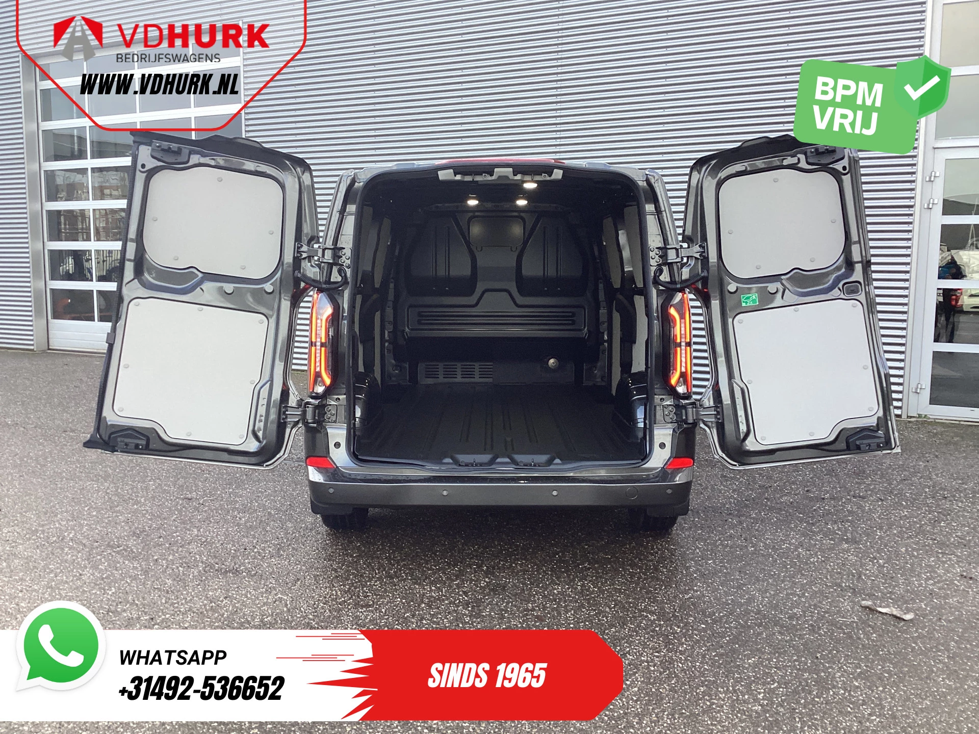 Hoofdafbeelding Ford E-Transit Custom